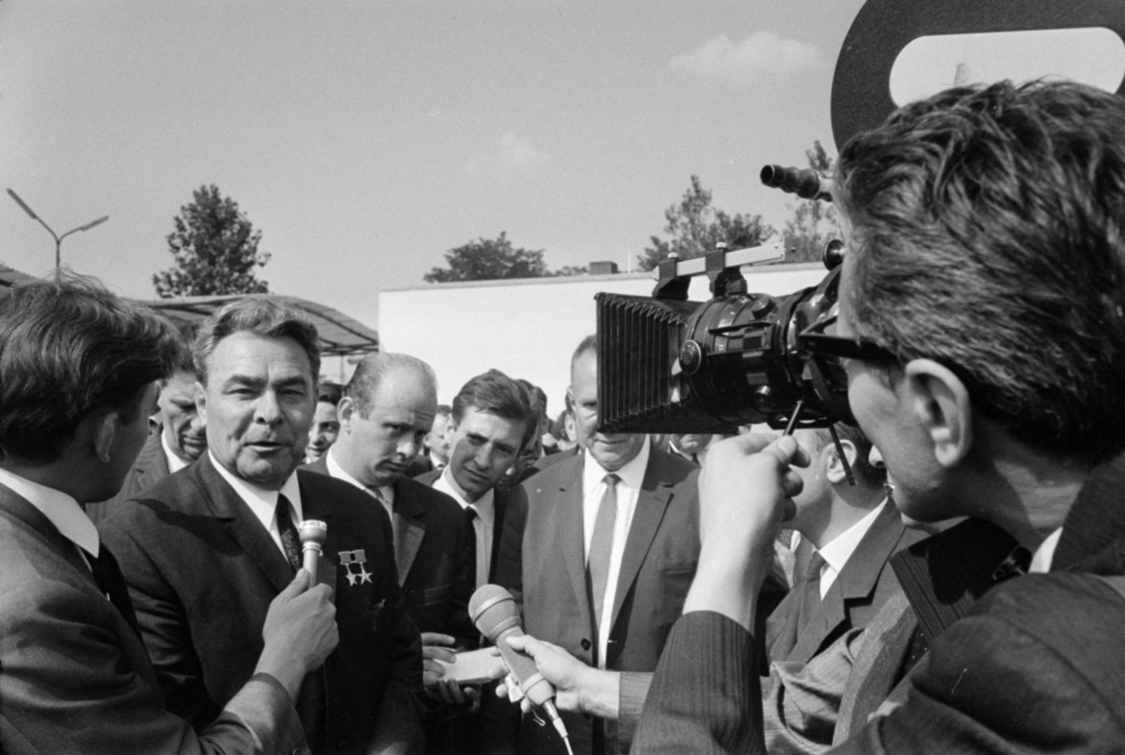 Hungary, Budapest XIV., a Szovjet tudomány és technika 50 éve, jubileumi kiállítás a BNV területén 1967. szeptember 1-24 között. L. I. Brezsnyev és a kamerától kissé takarva A. N. Koszigin., 1967, Bojár Sándor, Budapest, Fortepan #180260