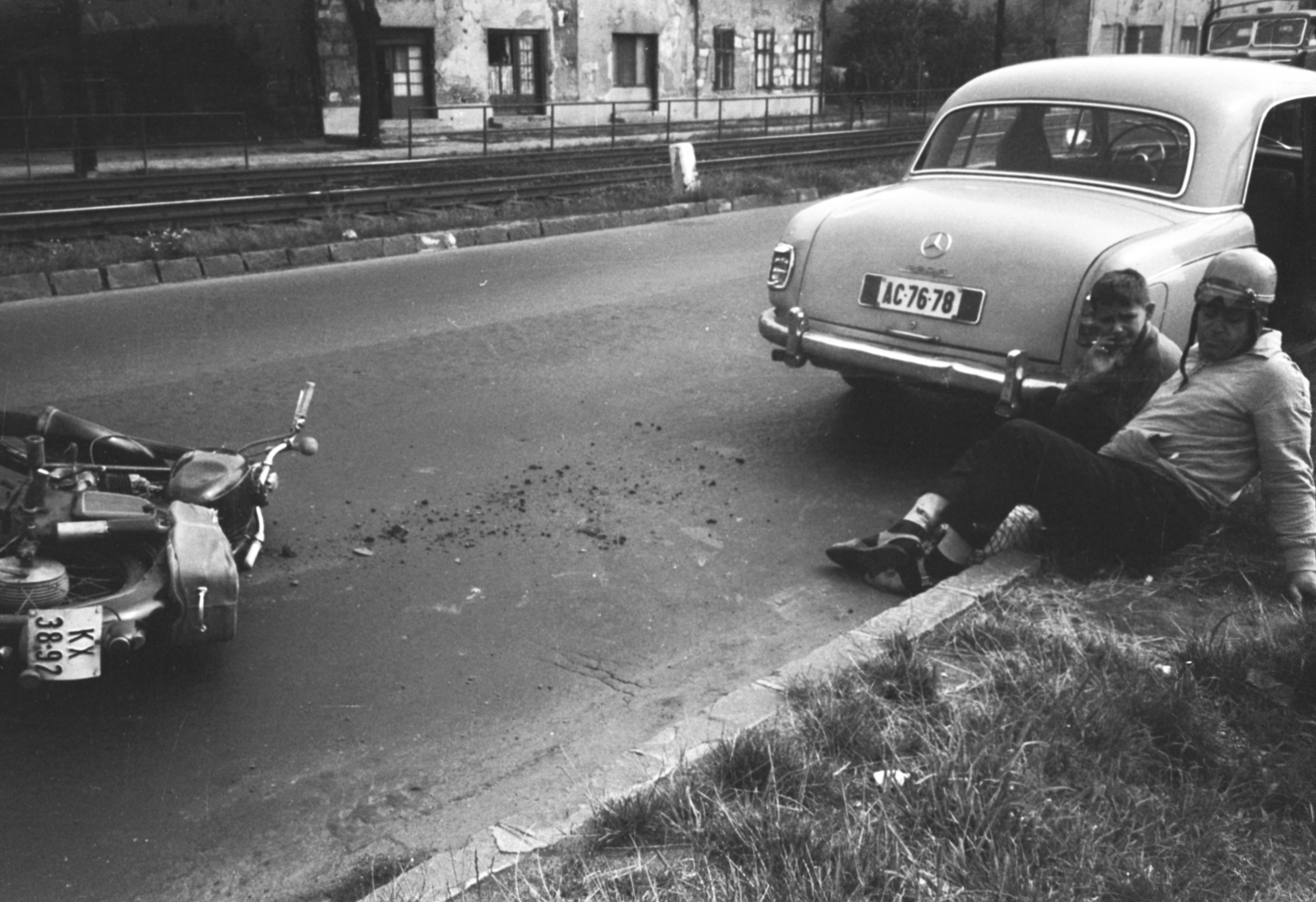 Magyarország, Budapest XIV., Kerepesi út, közlekedési baleset az Örs vezér tere közelében., 1966, Bojár Sándor, Budapest, Fortepan #180332