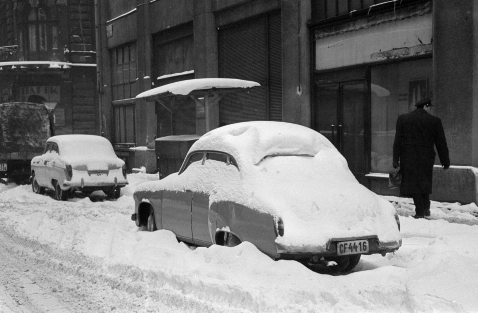 Magyarország, Budapest VII., Nagy Diófa utca a Rákóczi út felől a Dohány utca felé nézve., 1966, Bojár Sándor, Budapest, Fortepan #180351