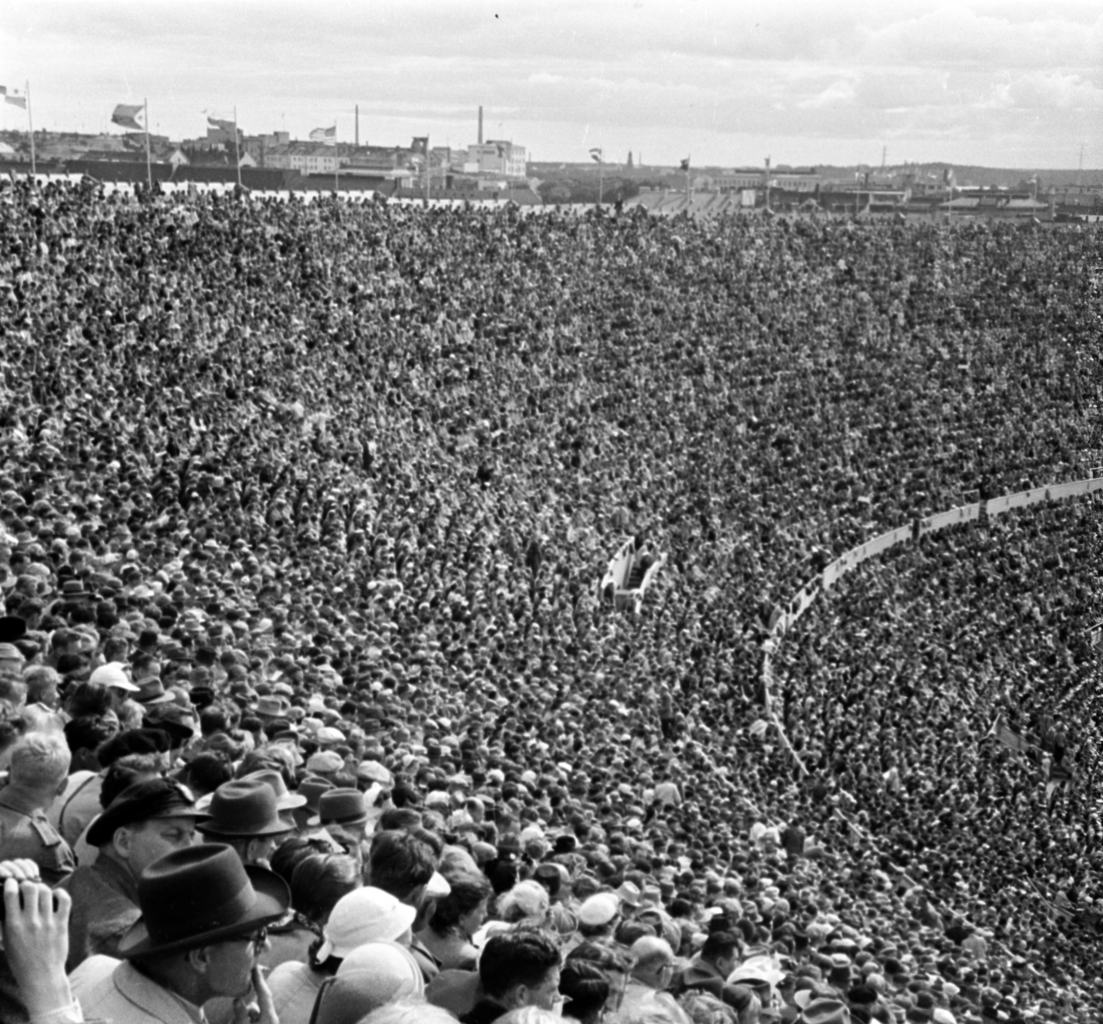 Finland, Helsinki, XV. nyári olimpiai játékok., 1952, Bojár Sándor, auditorium, mass, stadium, Fortepan #180385