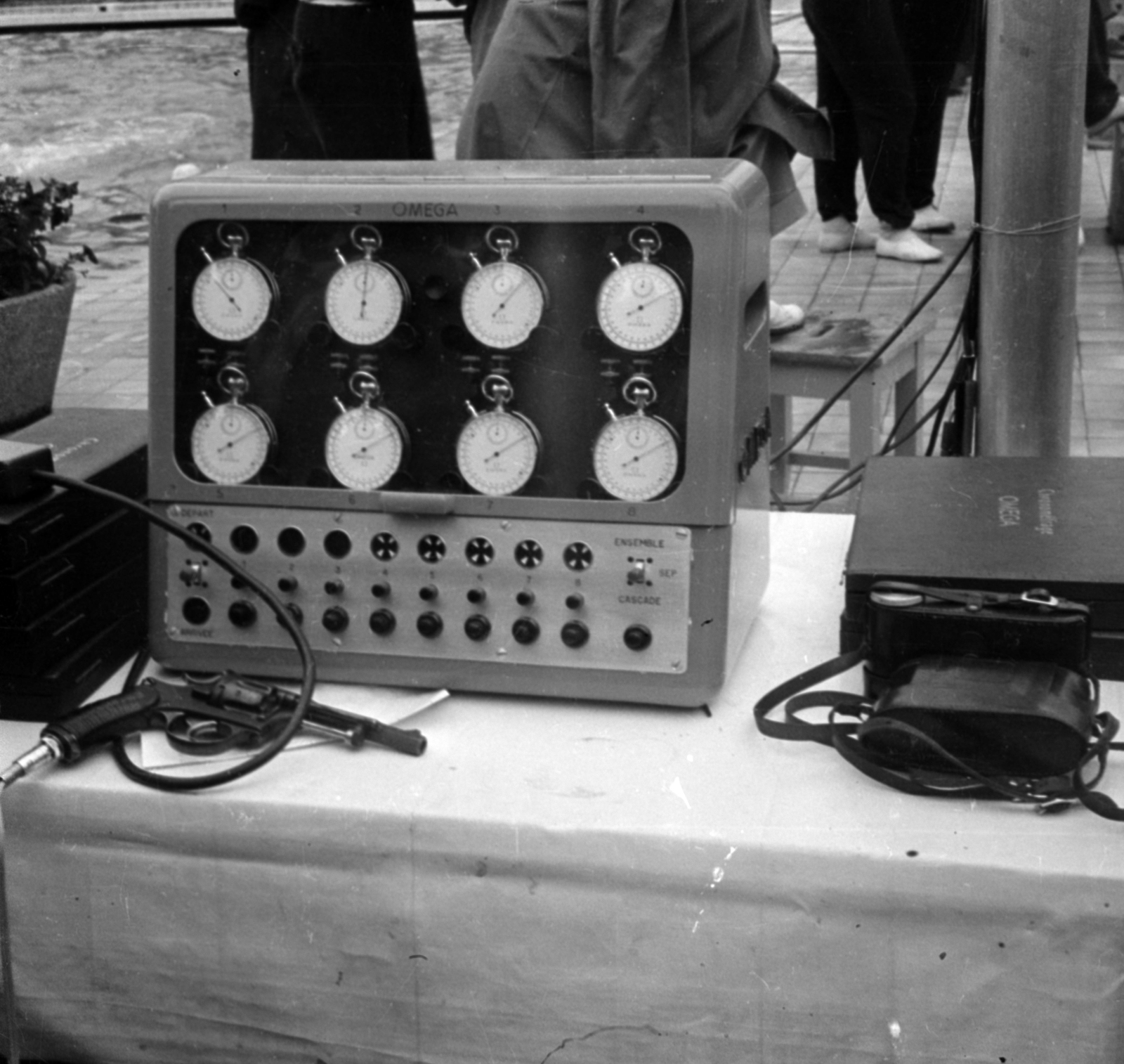 Finland, Helsinki, XV. nyári olimpiai játékok., 1952, Bojár Sándor, photo aspect ratio: square, watch, starting pistol, stopwatch, Olympics, Fortepan #180490