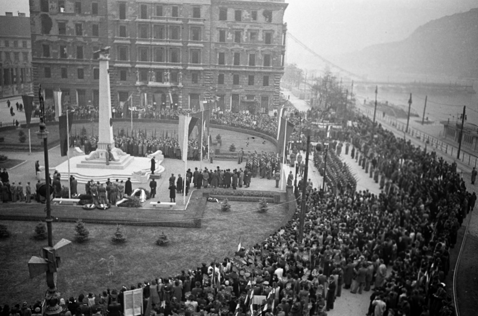 Hungary, Budapest V., Vigadó (Molotov) tér, november 7-i ünnepség., 1948, Bojár Sándor, Budapest, mass, monument, Soviet memorial, Fortepan #180660