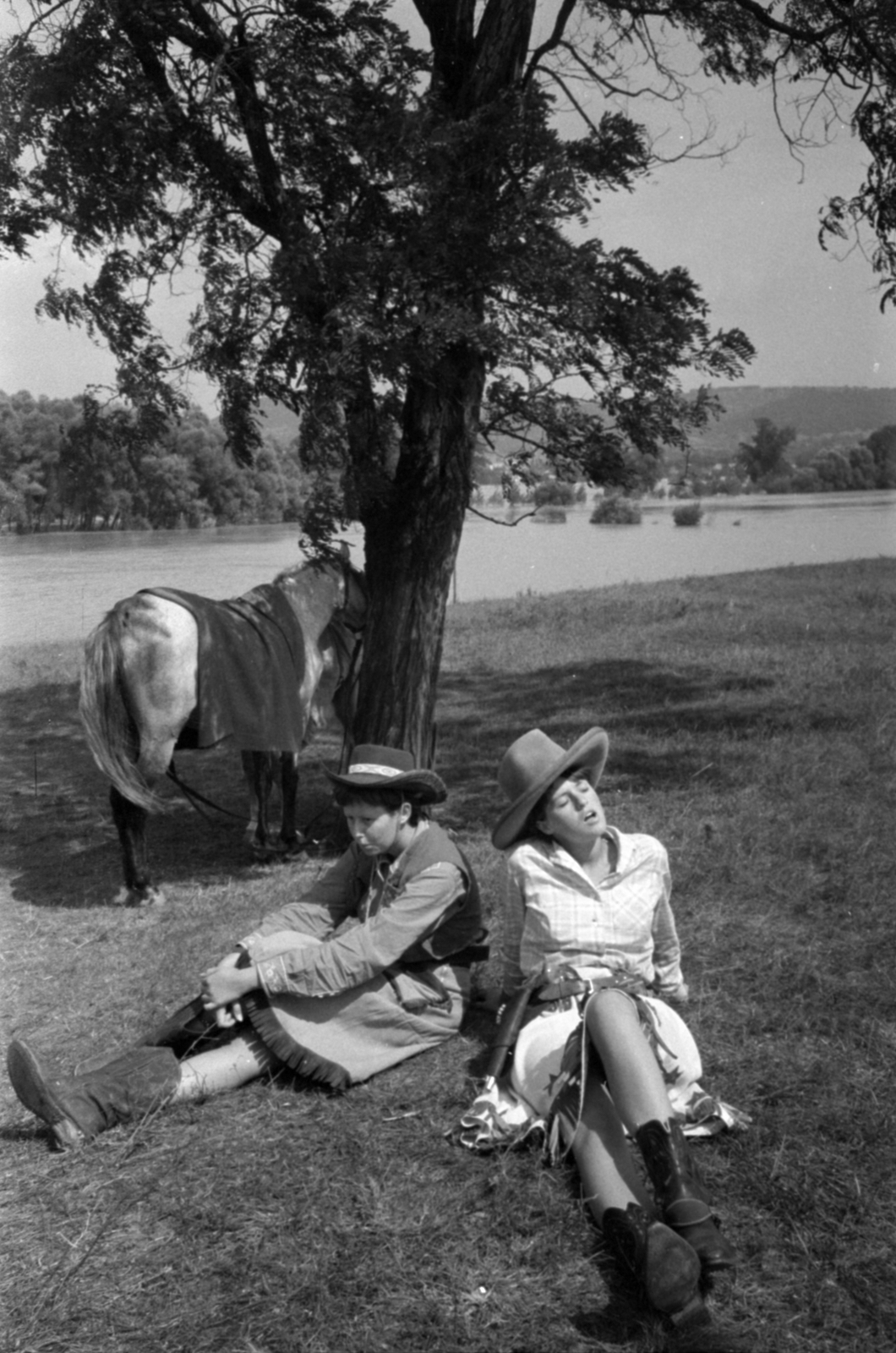 Magyarország, Kisoroszi, az indián tábor lakói - Judy és Vidám Tücsök., 1966, Bojár Sándor, Fortepan #180695