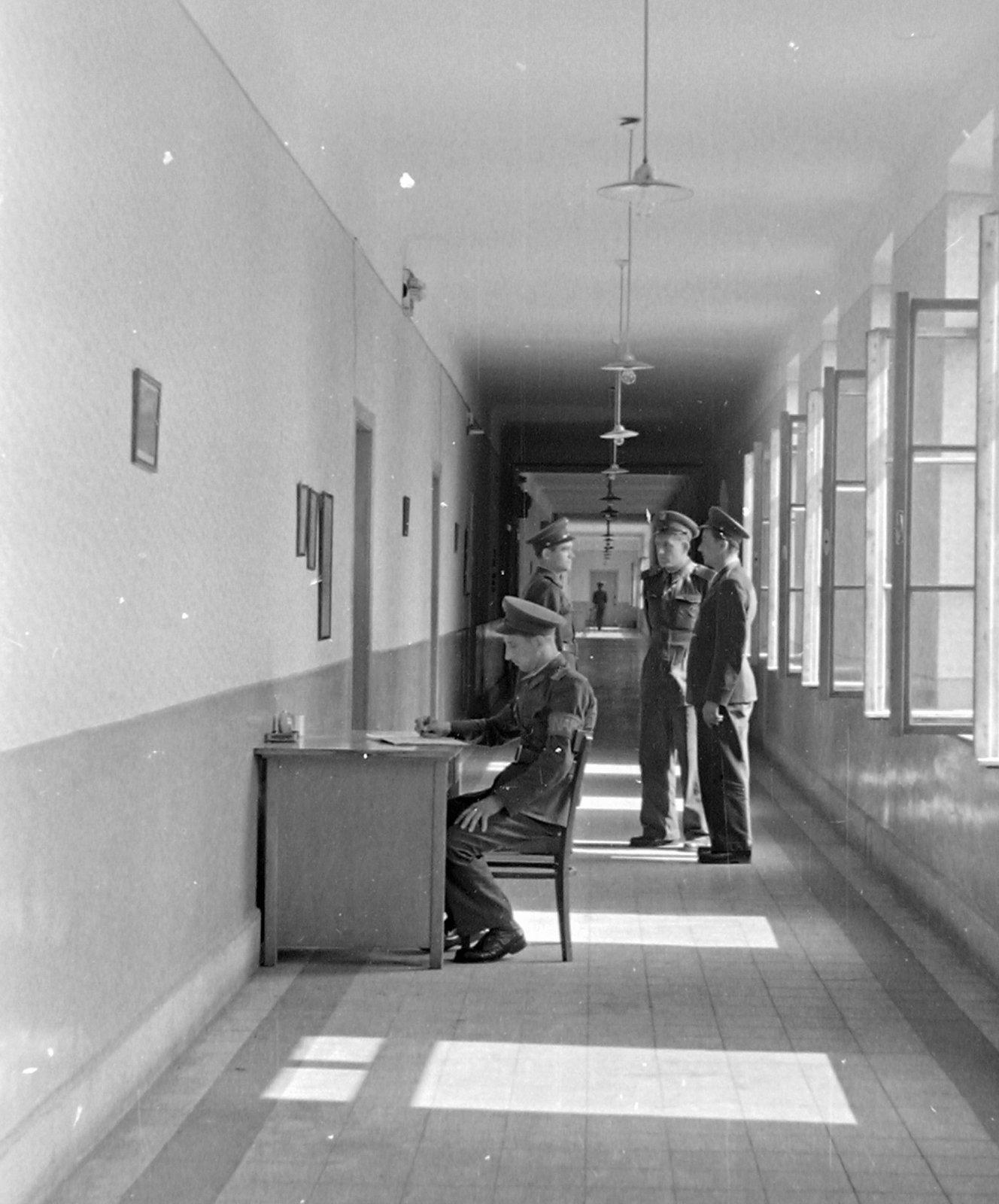 Hungary, 1955, Magyar Rendőr, uniform, corridor, Fortepan #18101