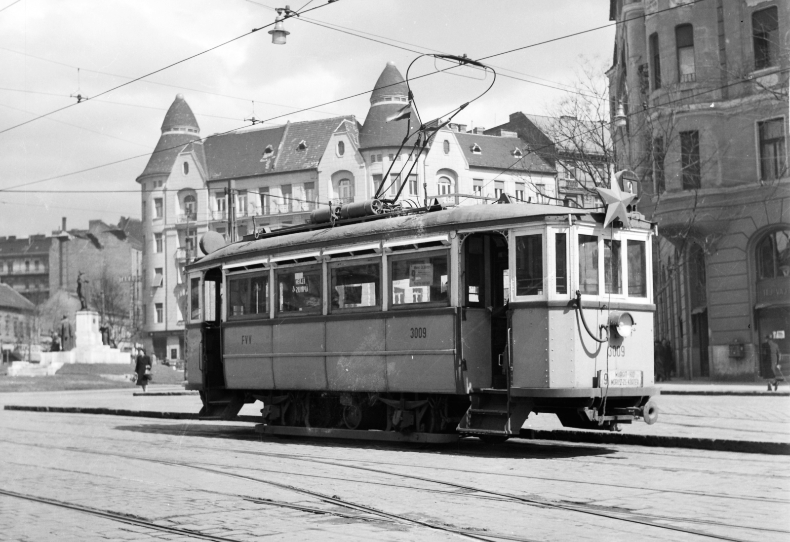 Hungary, Budapest XI., Móricz Zsigmond körtér., 1957, Székács András, street view, tram, Red Star, Budapest, FVV-organisation, public transport line number, BVVV L-type, Fortepan #18166