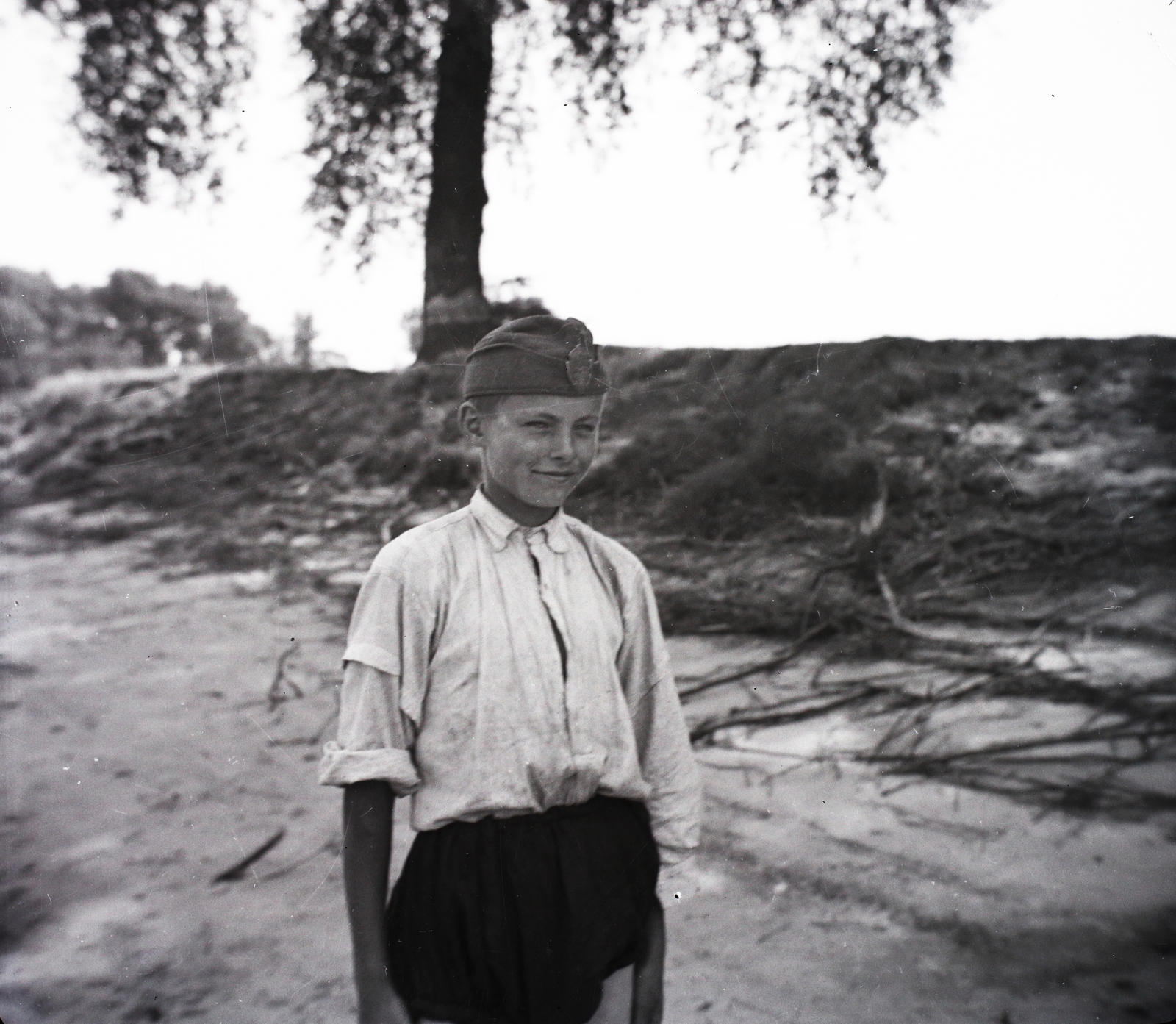 1939, Kotnyek Antal, portrait, badge, kid, boy, cap, youth military organisation, Fortepan #18240
