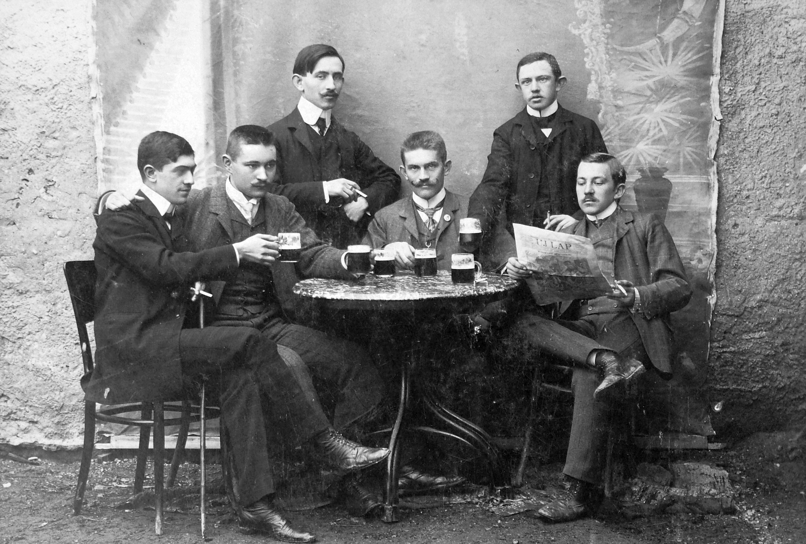 Hungary, 1905, Saly Noémi, cigarette, tableau, men, drinking, newspaper, arms around shoulders, Fortepan #18259