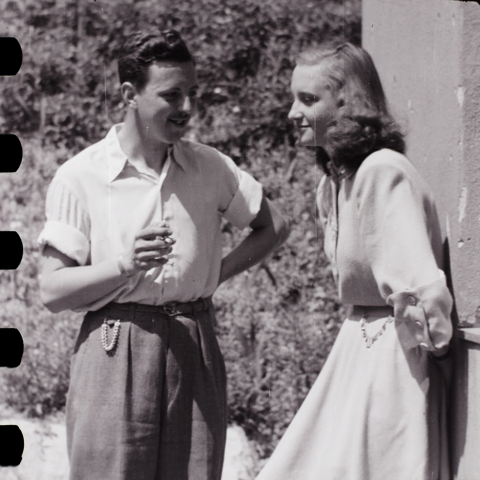 1948, Fortepan/Album035, smile, lady, gentleman, smoking, summer, Fortepan #183230