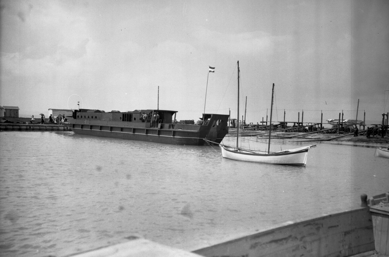 Hungary,Lake Balaton, Siófok, »SOMOGY (1927) kotróhajó vízreeresztése (nagy lemez)« Leltári jelzet: MMKM TEMGY 2019.1.1. 0142, 1927, Magyar Műszaki és Közlekedési Múzeum / BAHART Archívum, boat, Fortepan #183289
