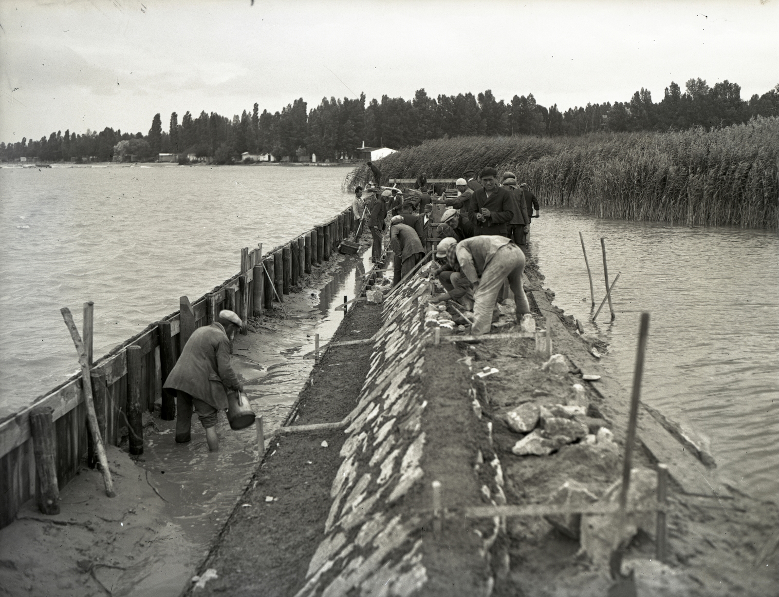 Hungary, Balatonlelle, a Balatoni Kikötők Felügyelősége által épített partvédőmű. Leltári jelzet: MMKM TEMGY 2019.1.1. 0646, 1930, Magyar Műszaki és Közlekedési Múzeum / BAHART Archívum, Fortepan #183362