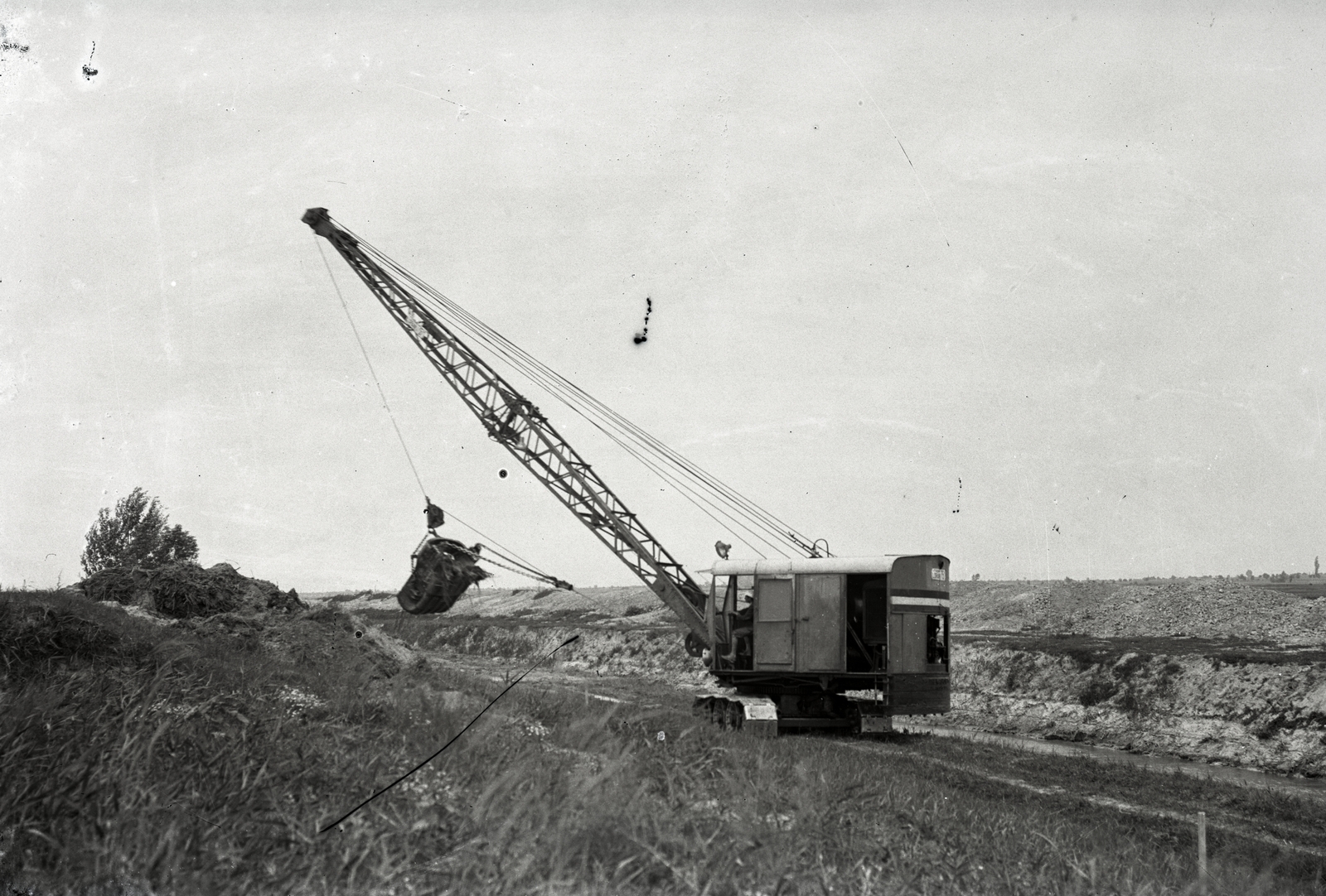 Hungary, »Lánctalpas markológép« Leltári jelzet: MMKM TEMGY 2019.1.1. 0846, 1922, Magyar Műszaki és Közlekedési Múzeum / BAHART Archívum, crane, track, Fortepan #183383