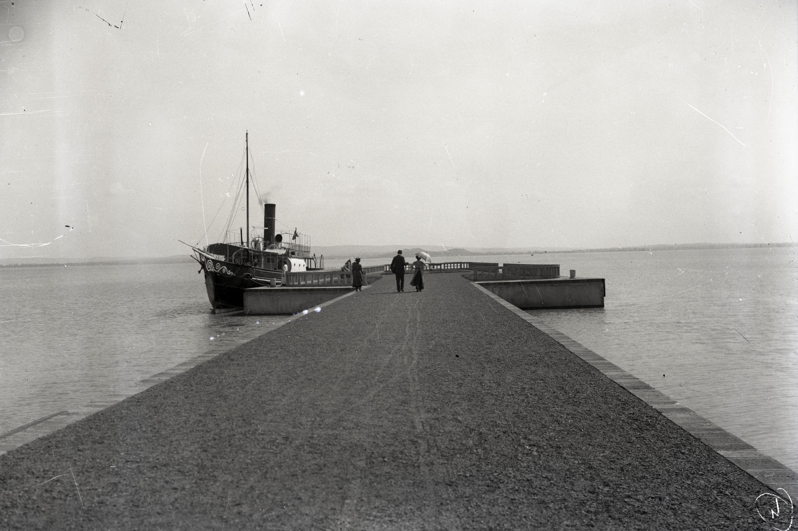 Magyarország,Balaton, Révfülöp, »Révfülöpi kikötőben a HELKA (1891) gőzhajó 1913 körül« Leltári jelzet: MMKM TEMGY 2019.1.1. 0856, 1913, Magyar Műszaki és Közlekedési Múzeum / BAHART Archívum, Fortepan #183391