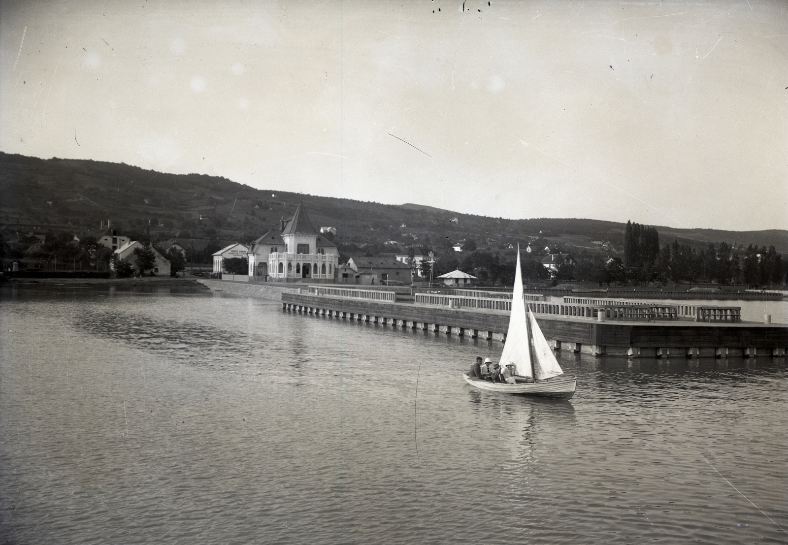 Magyarország,Balaton, Révfülöp, kikötő. Leltári jelzet: MMKM TEMGY 2019.1.1. 0748, 1913, Magyar Műszaki és Közlekedési Múzeum / BAHART Archívum, hajó, kikötő, kilátás, Balaton, Fortepan #183448