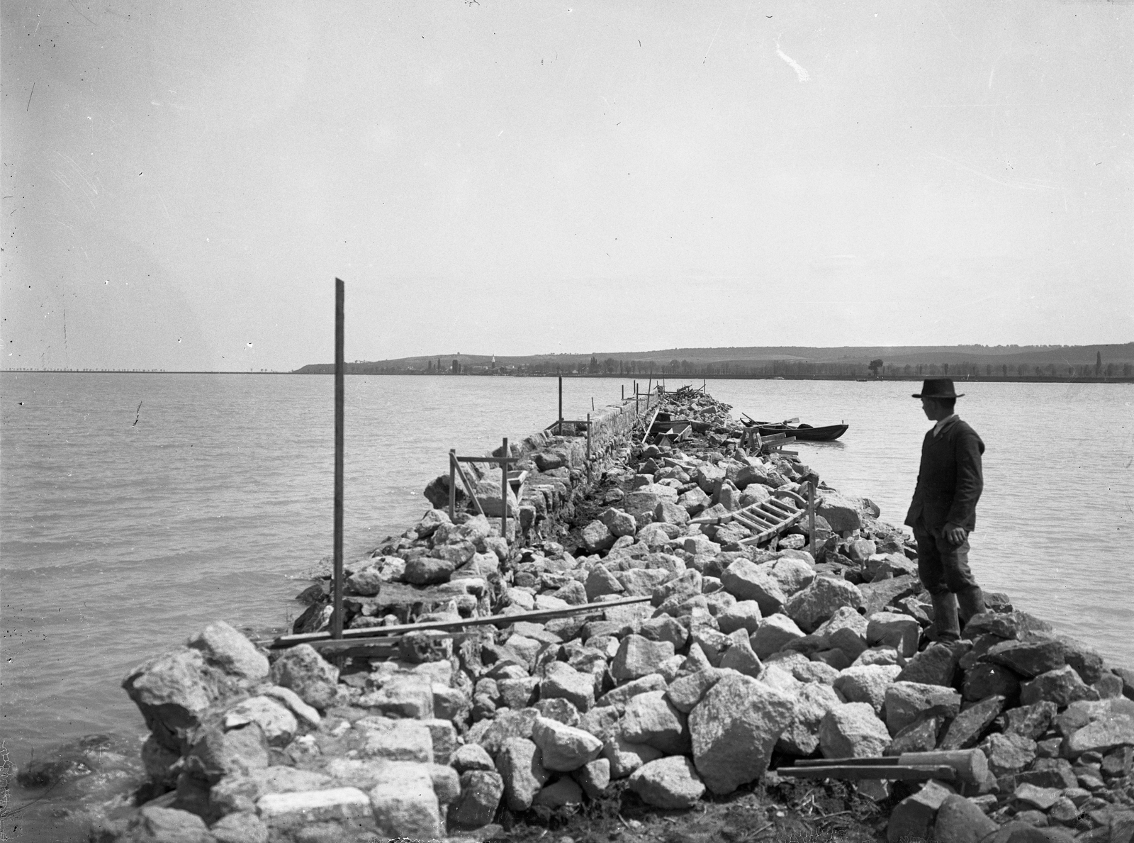 Hungary, Balatonföldvár, »Balatonföldvári nyugati móló építése, 1904-1905.« Leltári jelzet: MMKM TEMGY 2019.1.1. 1181, 1905, Magyar Műszaki és Közlekedési Múzeum / BAHART Archívum, pier, building material, Fortepan #183522