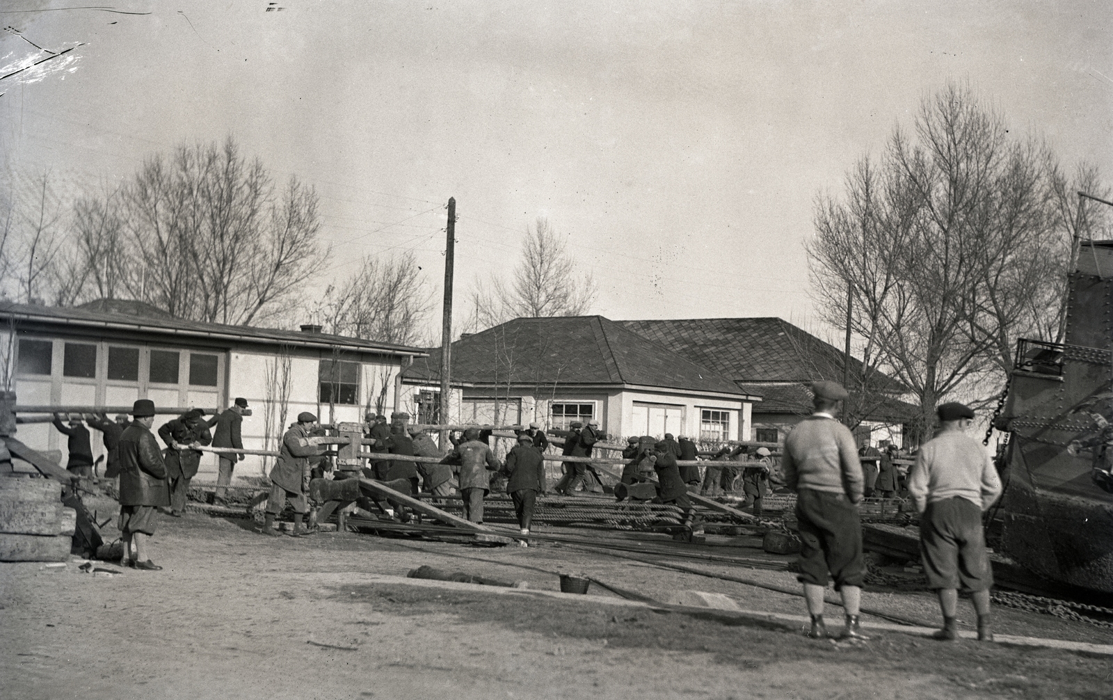 Hungary,Lake Balaton, Siófok, »Somogy kotró partra húzása a siófoki sólyán, 1930 körül« Leltári jelzet: MMKM TEMGY 2019.1.1. 1292, 1930, Magyar Műszaki és Közlekedési Múzeum / BAHART Archívum, Fortepan #183547