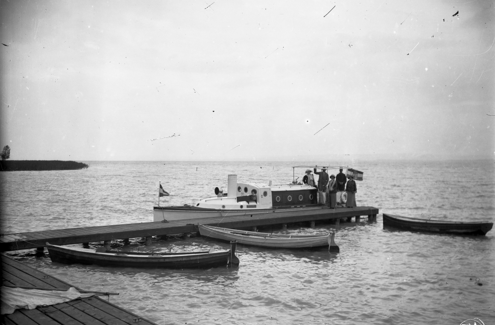 Magyarország,Balaton, Siófok, a Balatoni Kikötők m. kir. Felügyelőségének Tihany (1913) nevű motoros yachtja. Leltári jelzet: MMKM TEMGY 2019.1.1. 0729, 1913, Magyar Műszaki és Közlekedési Múzeum / BAHART Archívum, Tihany hajó, Fortepan #183573
