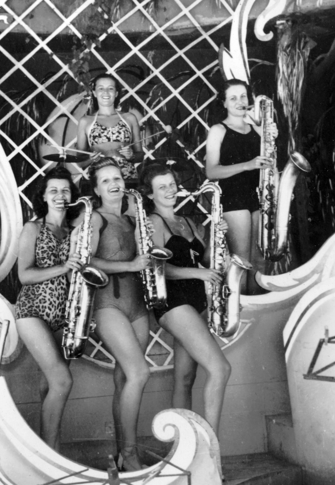 A középső szaxofonos Szondy Biri színésznő., 1940, Fortepan, press photo, saxophone, Fortepan #18363