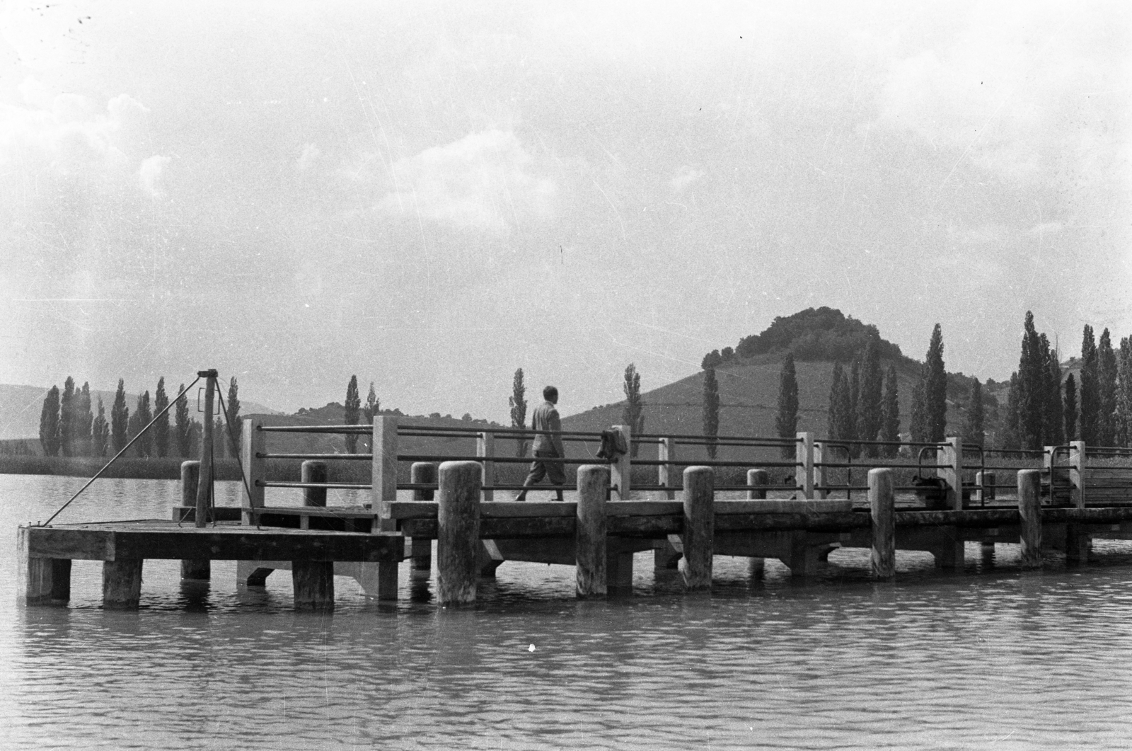 Hungary,Lake Balaton, Szigliget, »Beton cölöpökre épült kikötő 1939-ben« Leltári jelzet: MMKM TEMGY 2019.1.1. 0332, 1939, Magyar Műszaki és Közlekedési Múzeum / BAHART Archívum, Lake Balaton, pier, Fortepan #183637