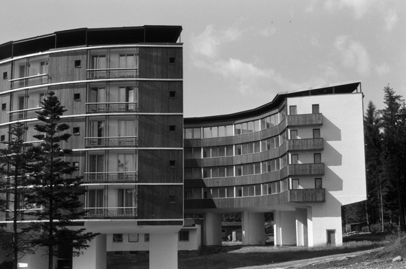 Slovakia, High Tatras, Starý Smokovec, Park hotel., 1974, Breuer Pál, Fortepan #183703