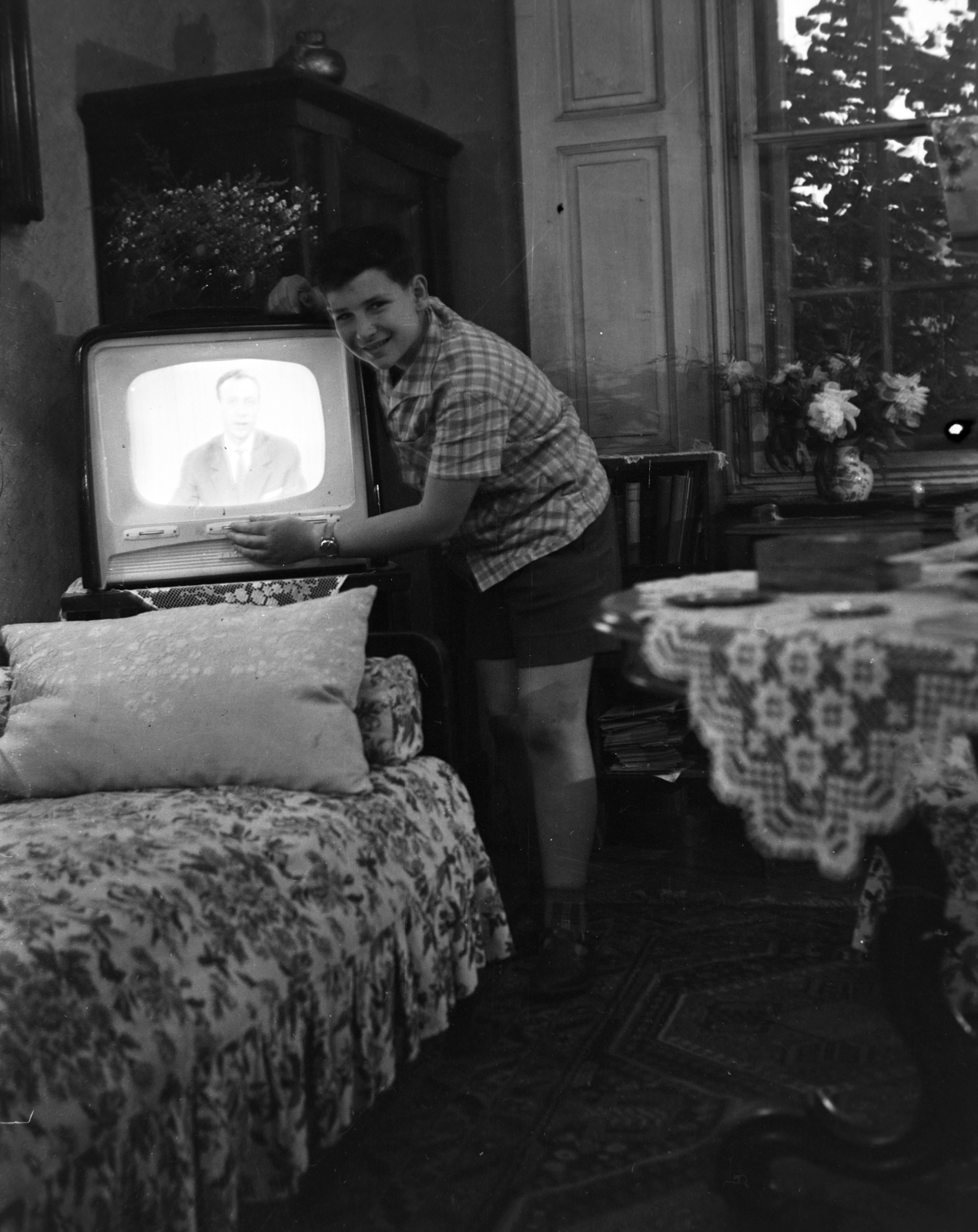 1962, Divéky István, televízió, asztalterítő, Fortepan #183731