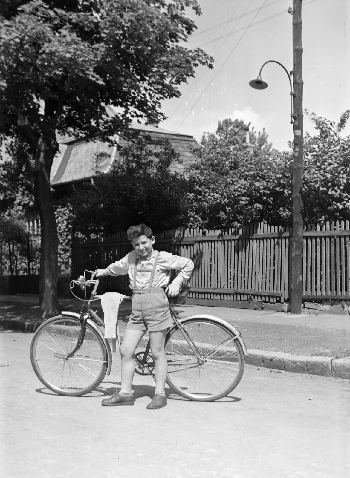 Hungary, Budapest XI., Ercsi út., 1959, Divéky István, bicycle, shorts, Budapest, Fortepan #183732