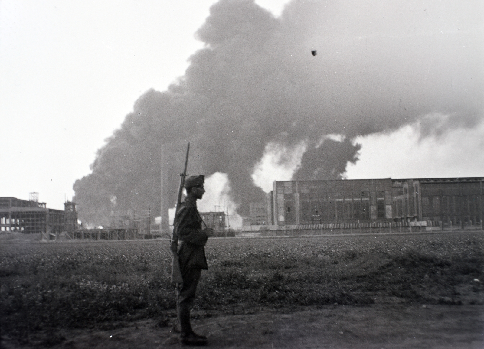 1944, Divéky István, factory, guard, fire, Fortepan #183819