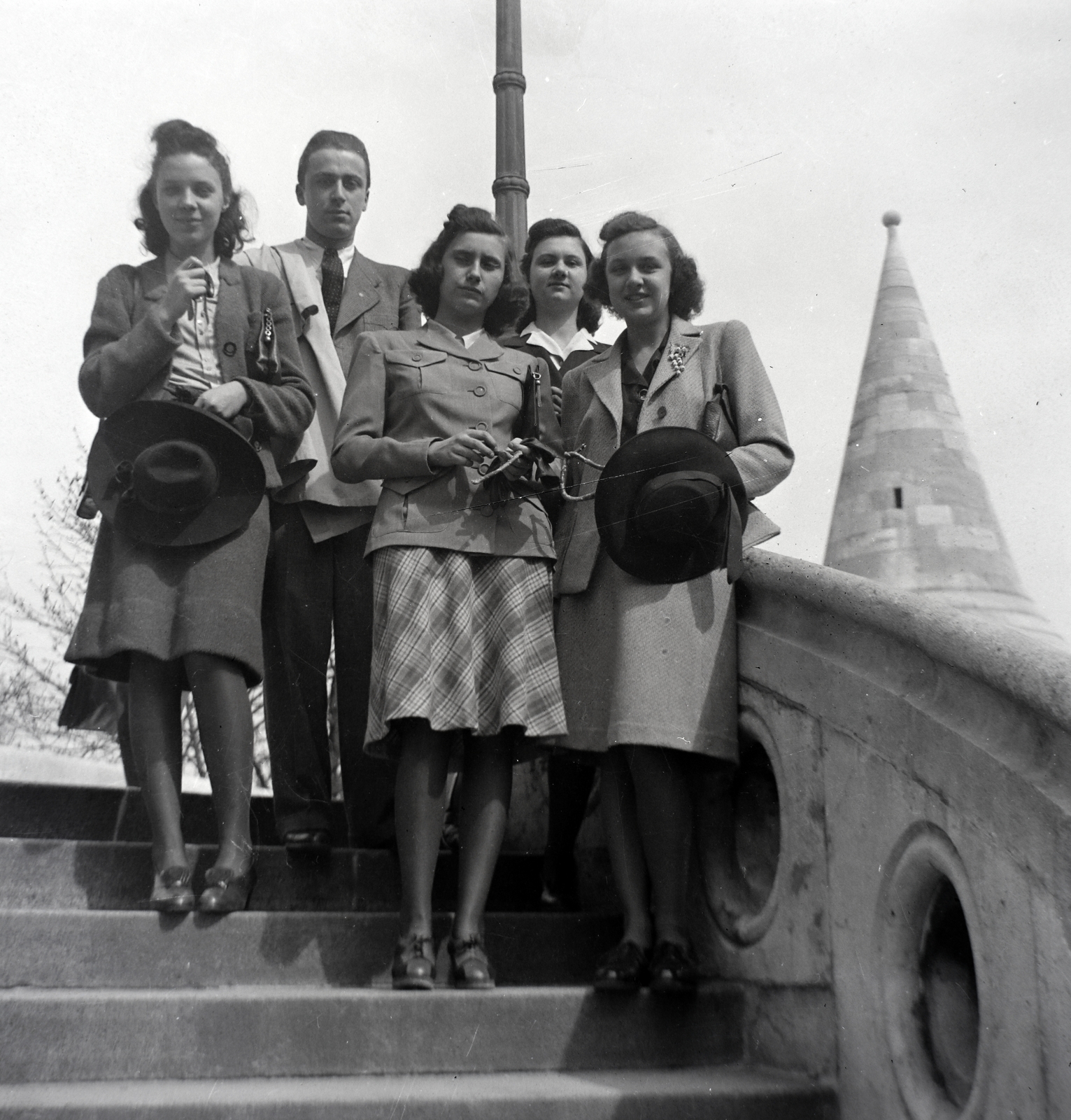 Hungary, Halászbástya, Budapest I., 1943, Divéky István, girl, Budapest, Fortepan #183848