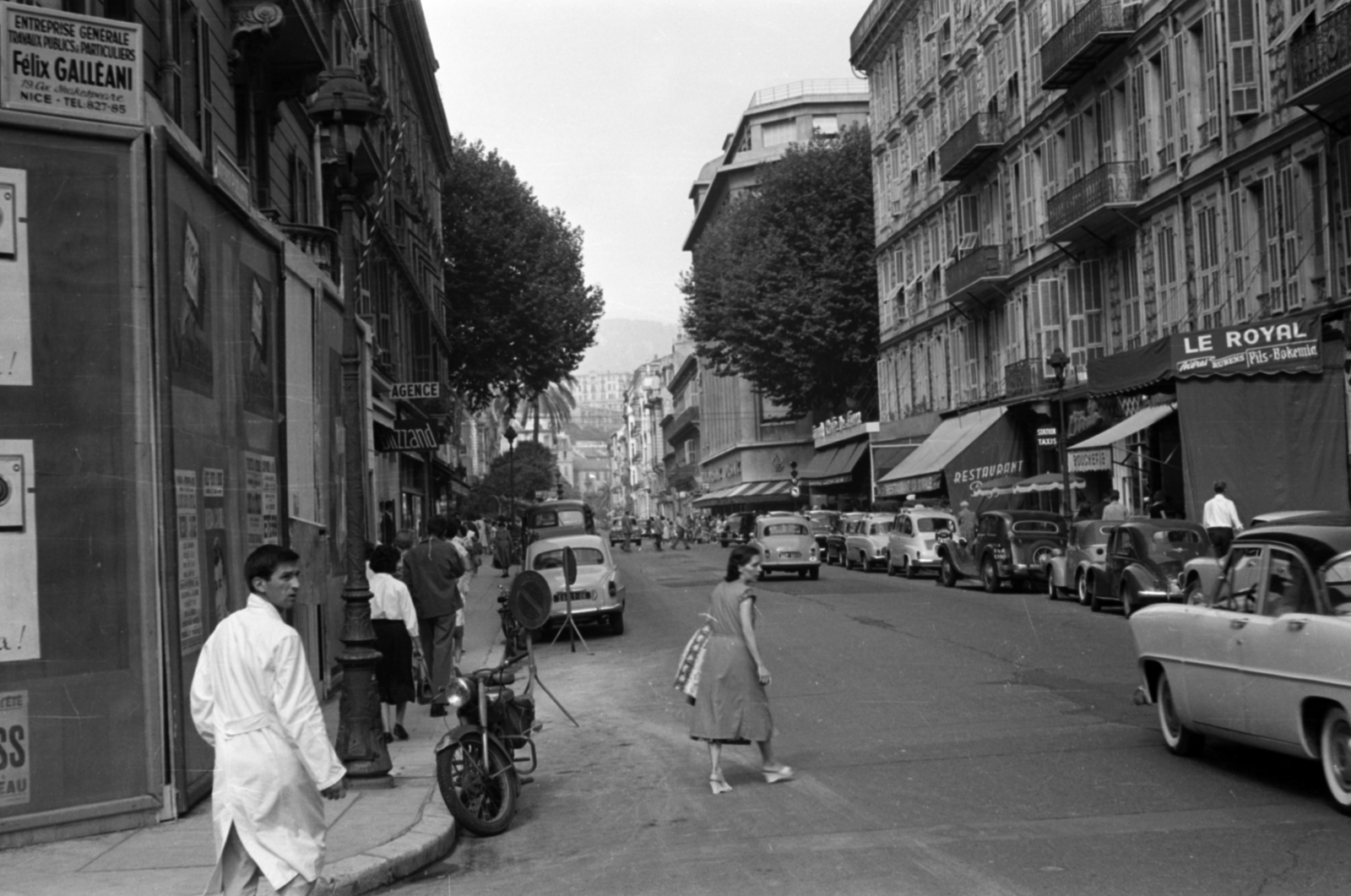 Franciaország, Nizza, az Avenue Georges Clemenceau az Avenue Jean Médecin felé., 1963, Dömölky Etelka, Fortepan #183916