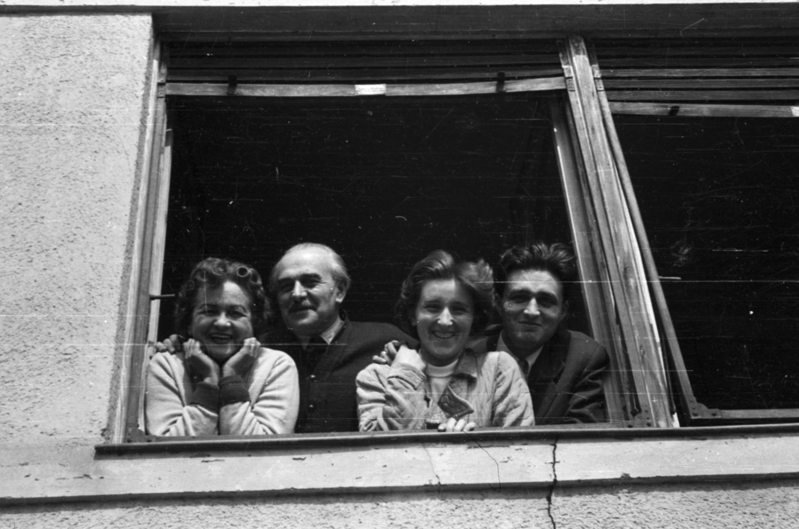 1960, Dömölky Etelka, prop up the head, leaning out of the window, family, Fortepan #183977