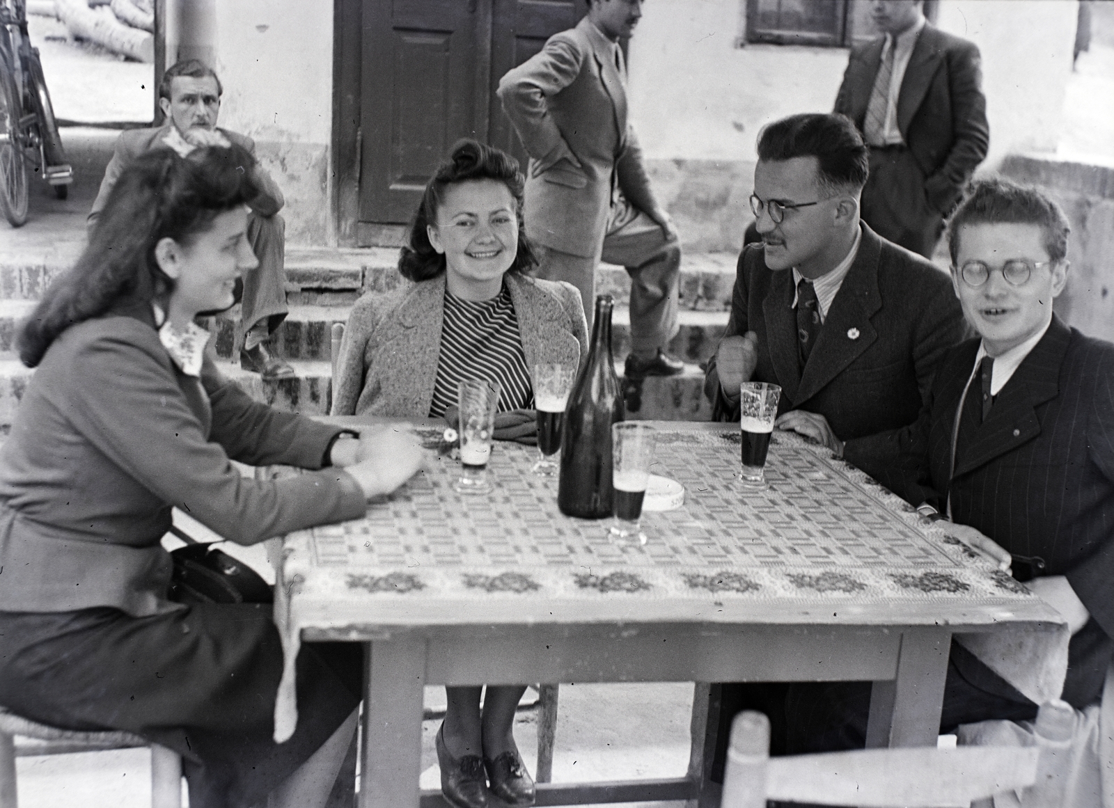 1936, Ferencz Zoltán Zénó, beer, drinking, table society, Fortepan #184021