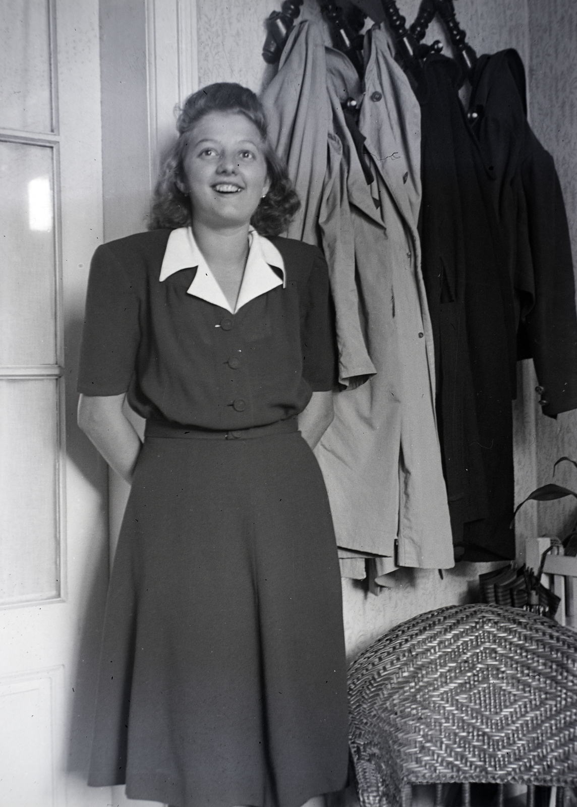 1936, Ferencz Zoltán Zénó, hölgy, ünneplő ruha, hátratett kéz, Fortepan #184028