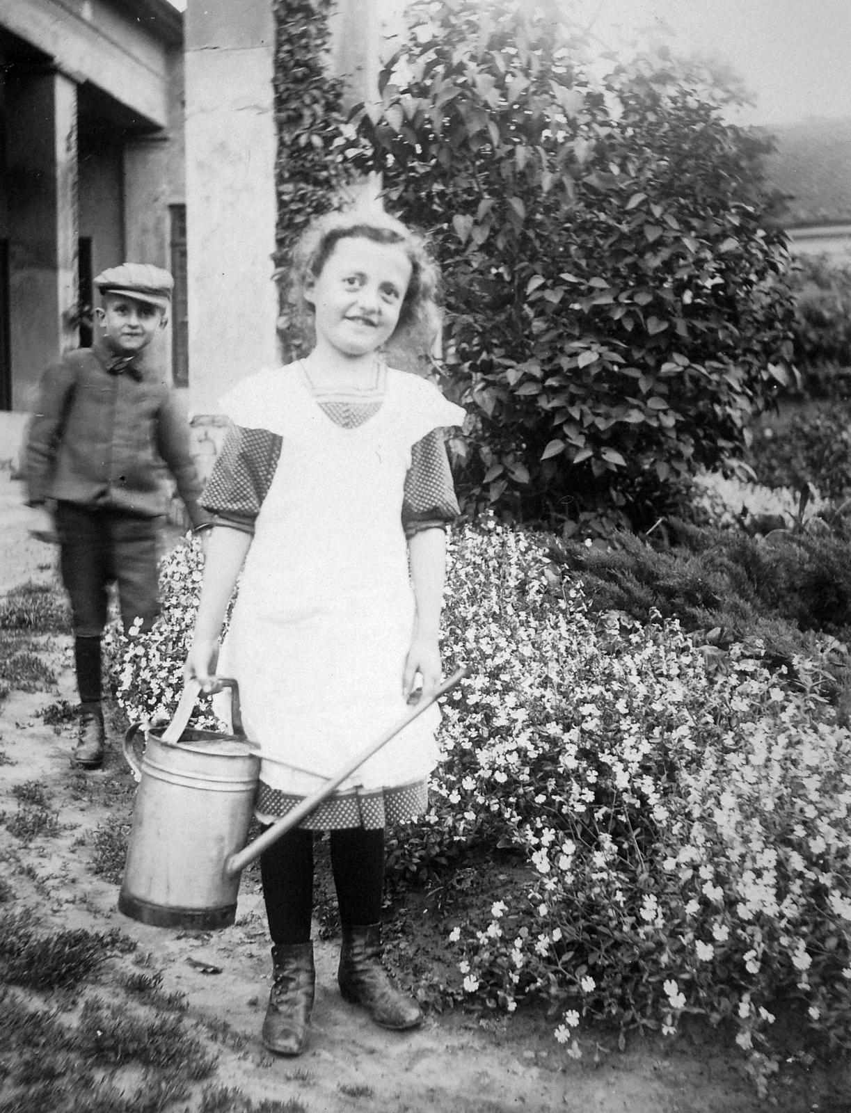 1915, Jankovszky György, garden, girl, summer, kids, work, boy, watering can, Fortepan #18404
