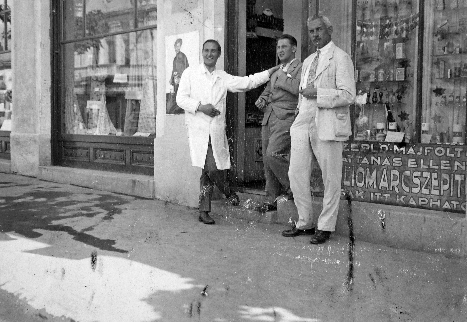 1937, Jankovszky György, three people, store display, Show window, drugstore, Fortepan #18409