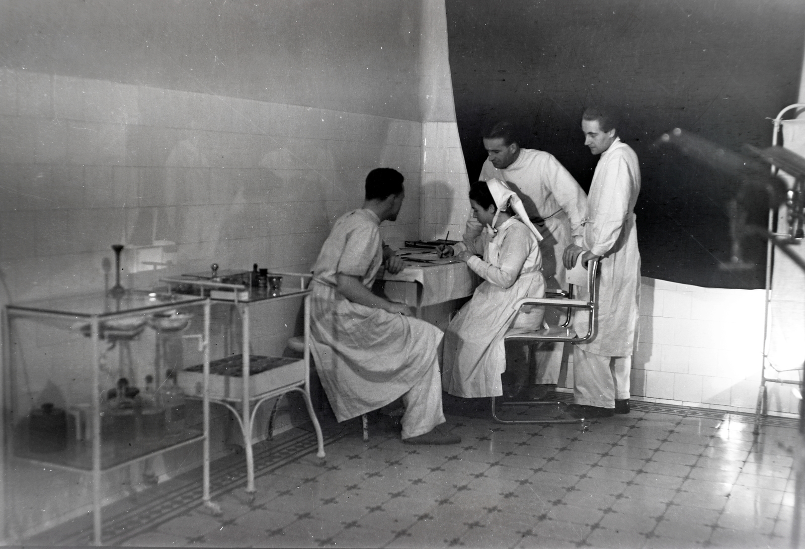 1941, Ferencz Zoltán Zénó, nurse, doctor, doctor's office, Fortepan #184143