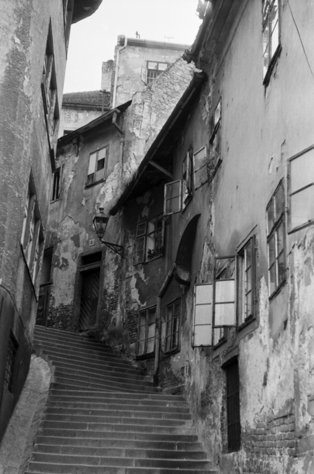 Slovakia, Bratislava, Várlépcső (Zámocké schody)., 1959, Ferencz Zoltán Zénó, flight of stairs, Fortepan #184156