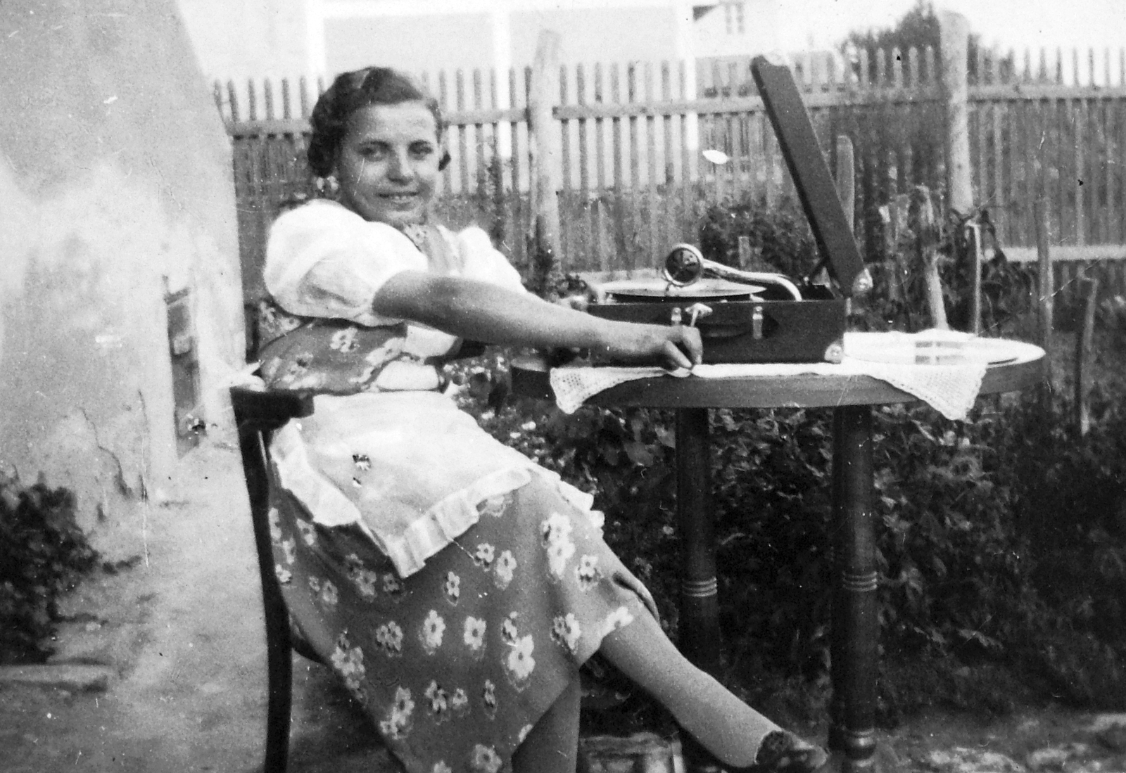 1933, Tóth László, portrait, gramophone, Fortepan #18422