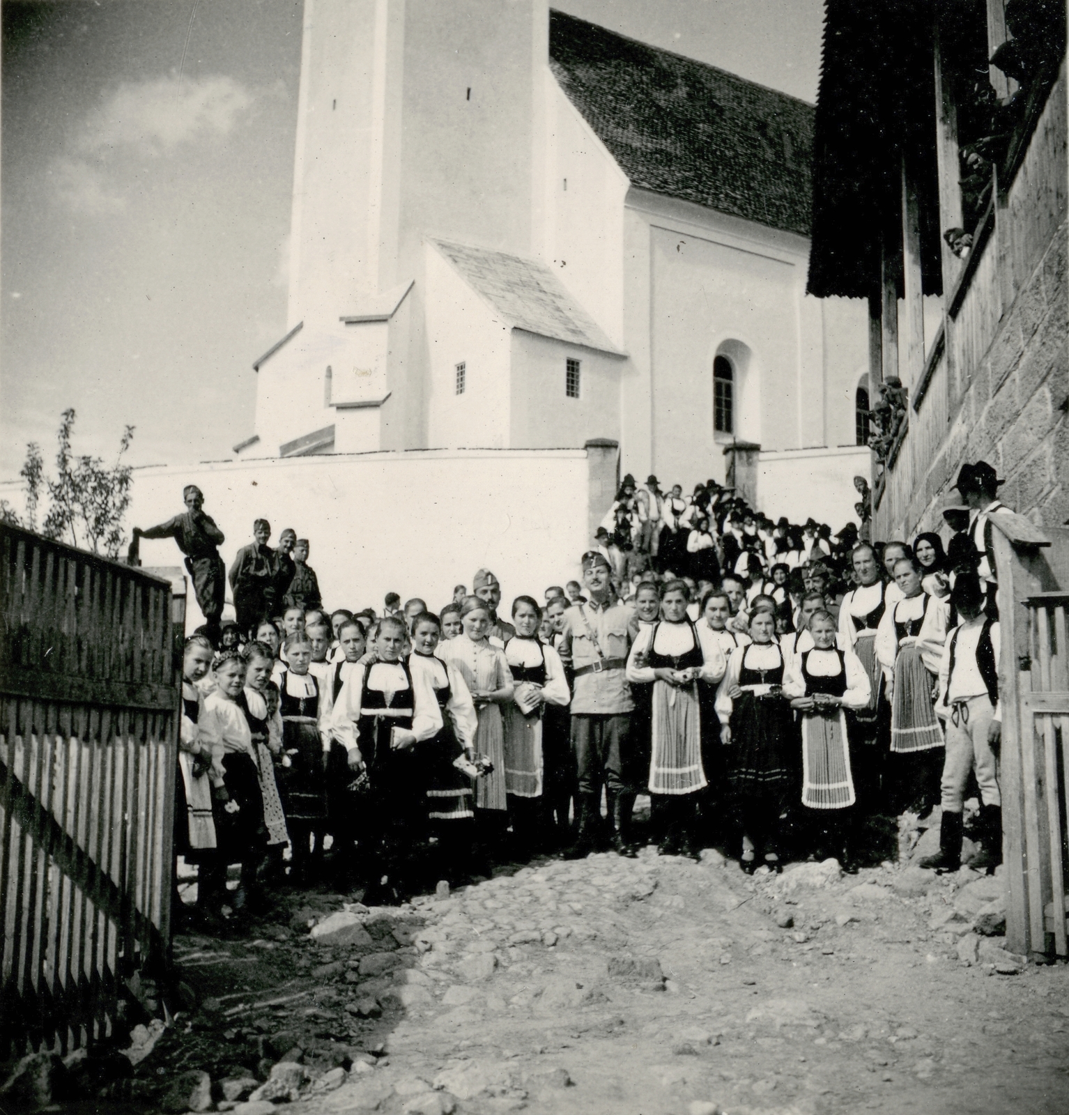 Románia,Erdély, Lövéte, Kisboldogasszony-templom., 1940, Glázer Attila, népviselet, Fortepan #184253