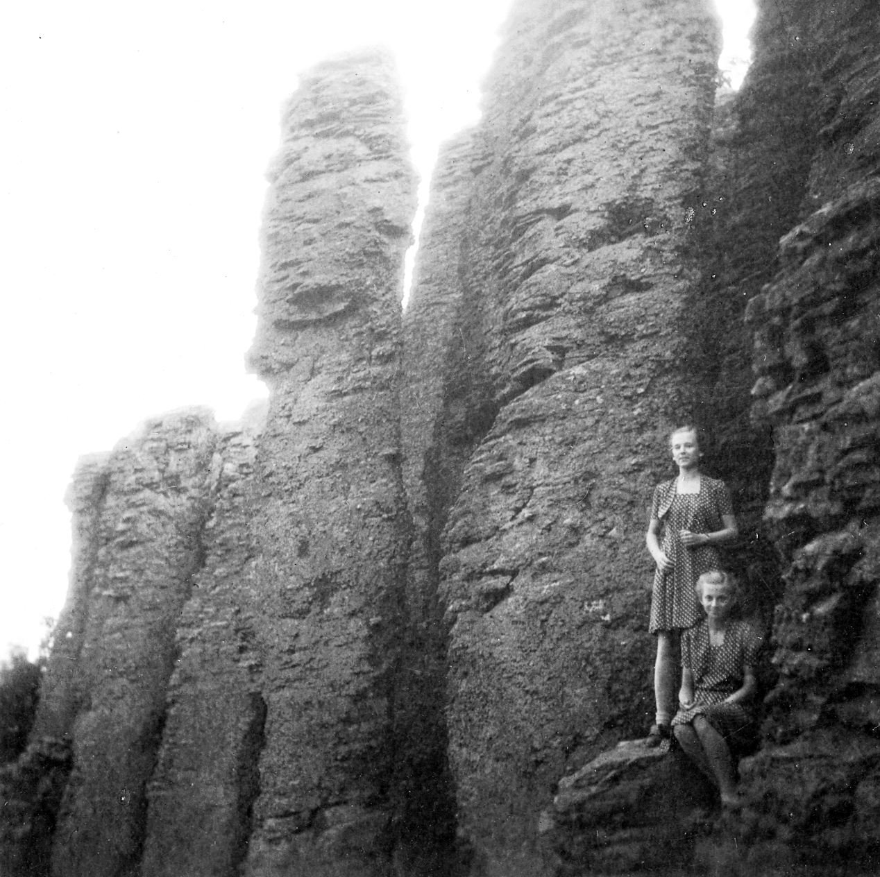 Magyarország, Szent György-hegy, bazalt oszlopsor., 1936, Nagy Zita, ellenfény, Fortepan #18434