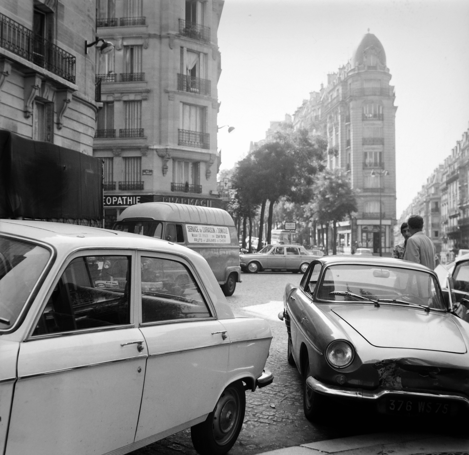 France, Paris, Rue Lamarck, bal szélen a Rue des Saule, szemben balra a Rue Caulaincourt., 1967, Fortepan/Album036, Fortepan #184348