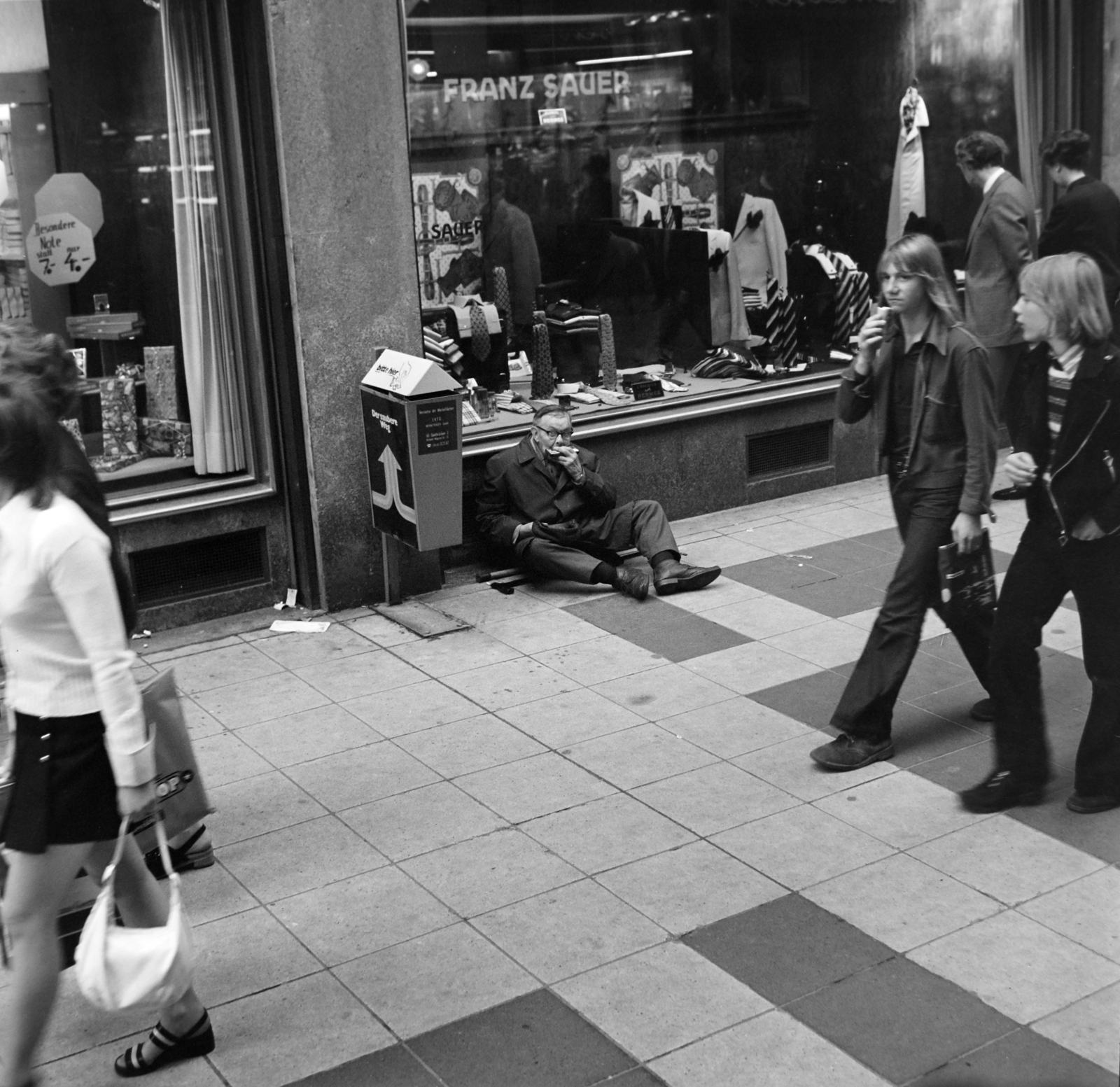 Németország, Köln, Hohe Strasse, Franz Sauer Áruház., 1973, Fortepan/Album036, NSZK, Fortepan #184408