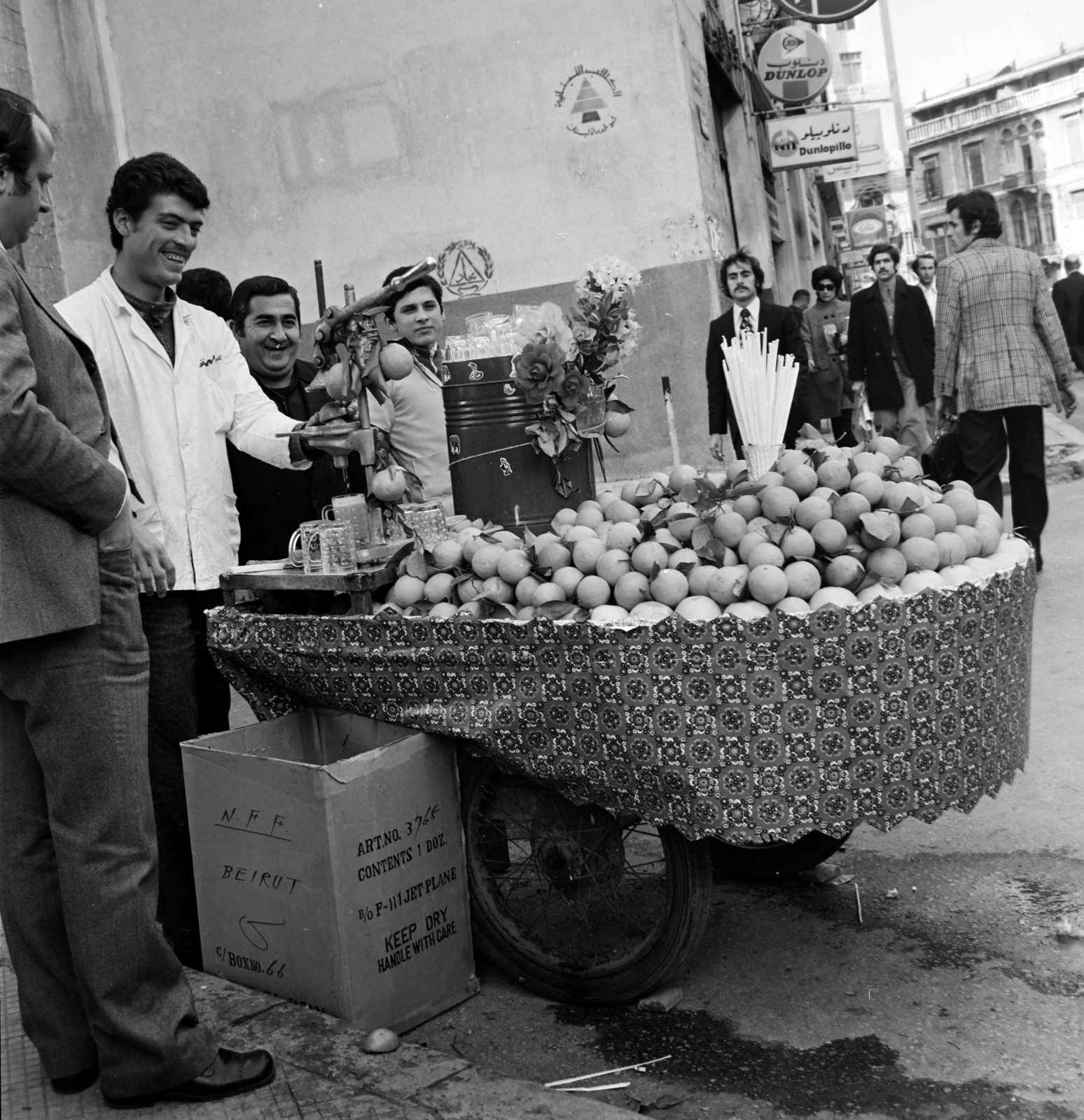 Lebanon, Beirut, 1974, Fortepan/Album036, fruit seller, Fortepan #184428