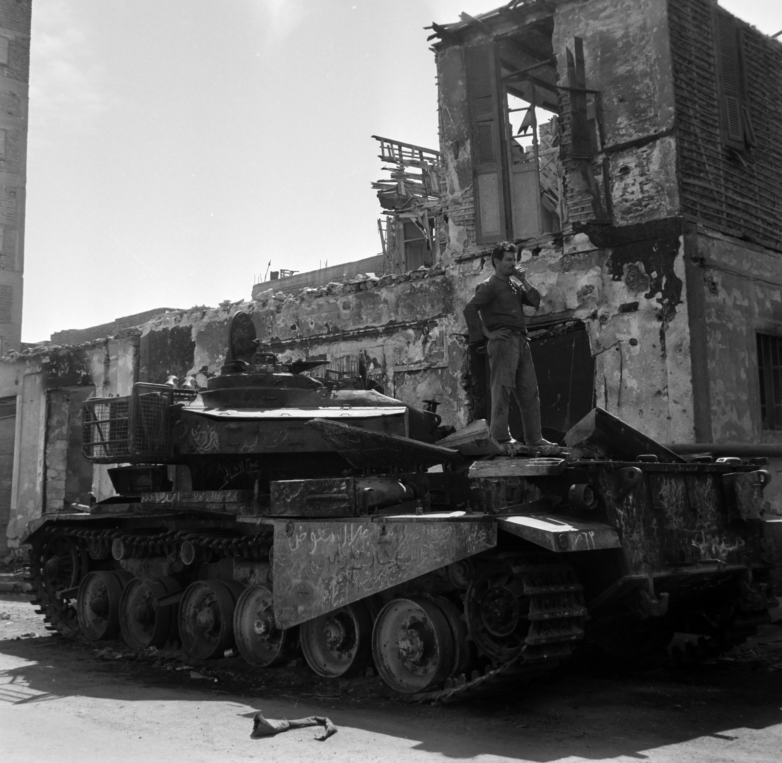 Egypt, az 1973-as Yom Kippur háborúban harcképtelenné tett izraeli harckocsi., 1974, Fortepan/Album036, wreck, tank, Fortepan #184457