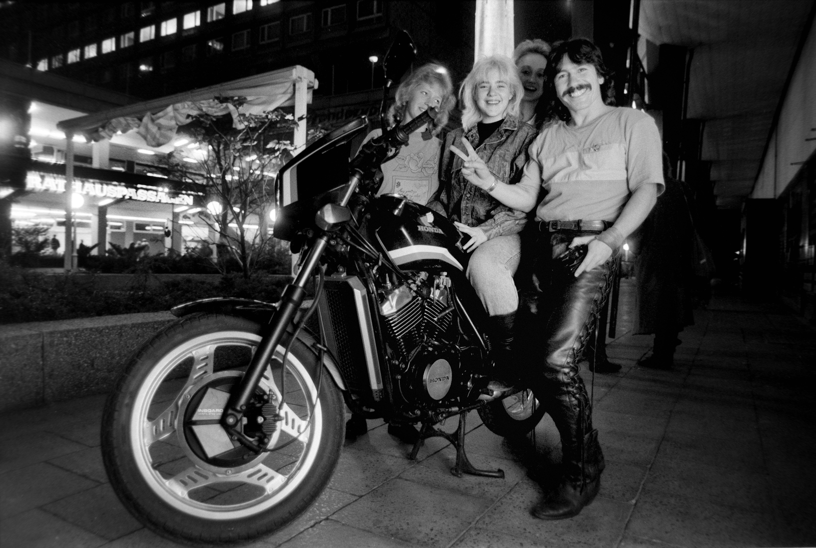 Germany, Berlin, Kelet-Berlin, Rathausstrasse, Rathauspassagen., 1989, Horváth Péter, GDR, East-Berlin, regime change, Fortepan #184498