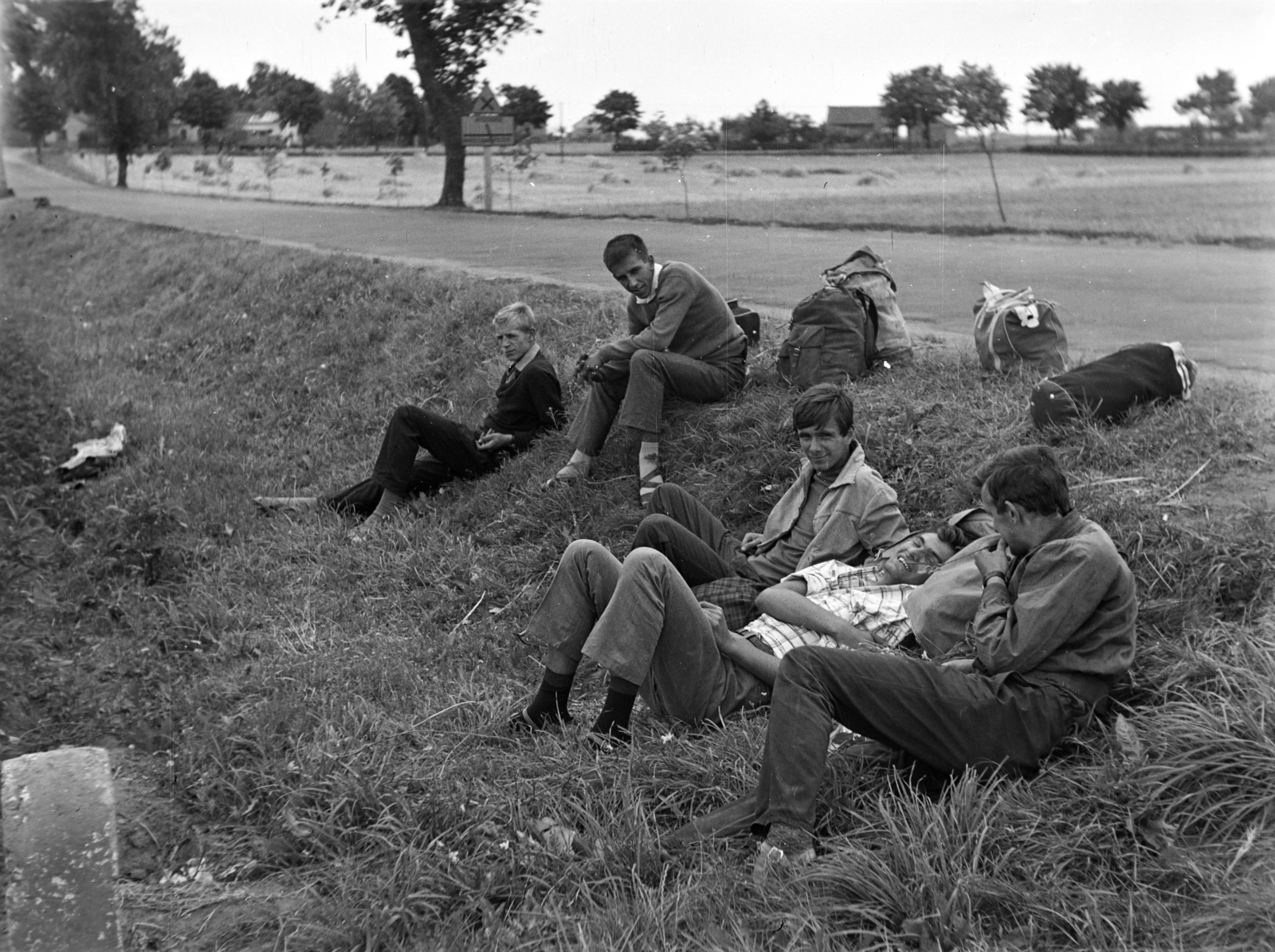 Lengyelország, a felvétel a Varsó-Gdansk közötti főközlekedési út mentén készült., 1963, Inkei Péter, Fortepan #184735