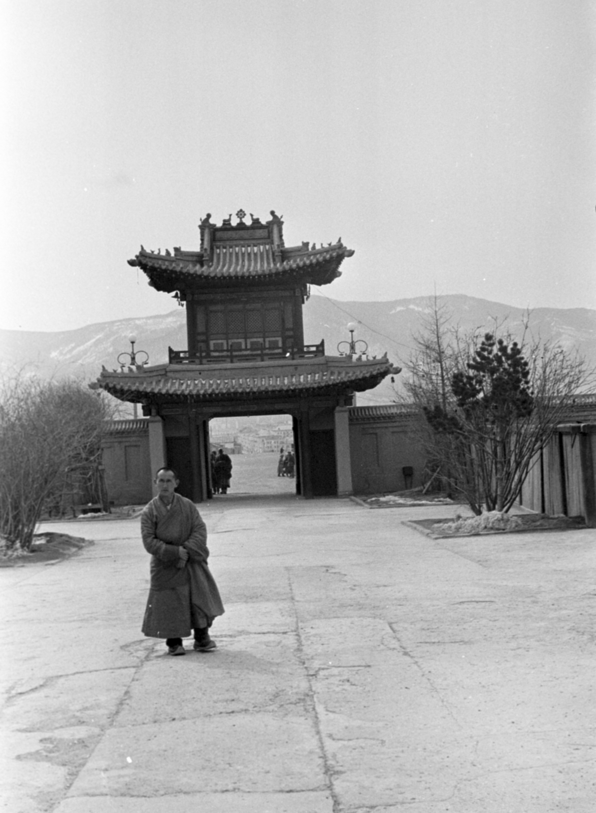 Mongólia, Ulánbátor, a Gandan kolostor egyik kapuja., 1967, Inkei Péter, Fortepan #184798