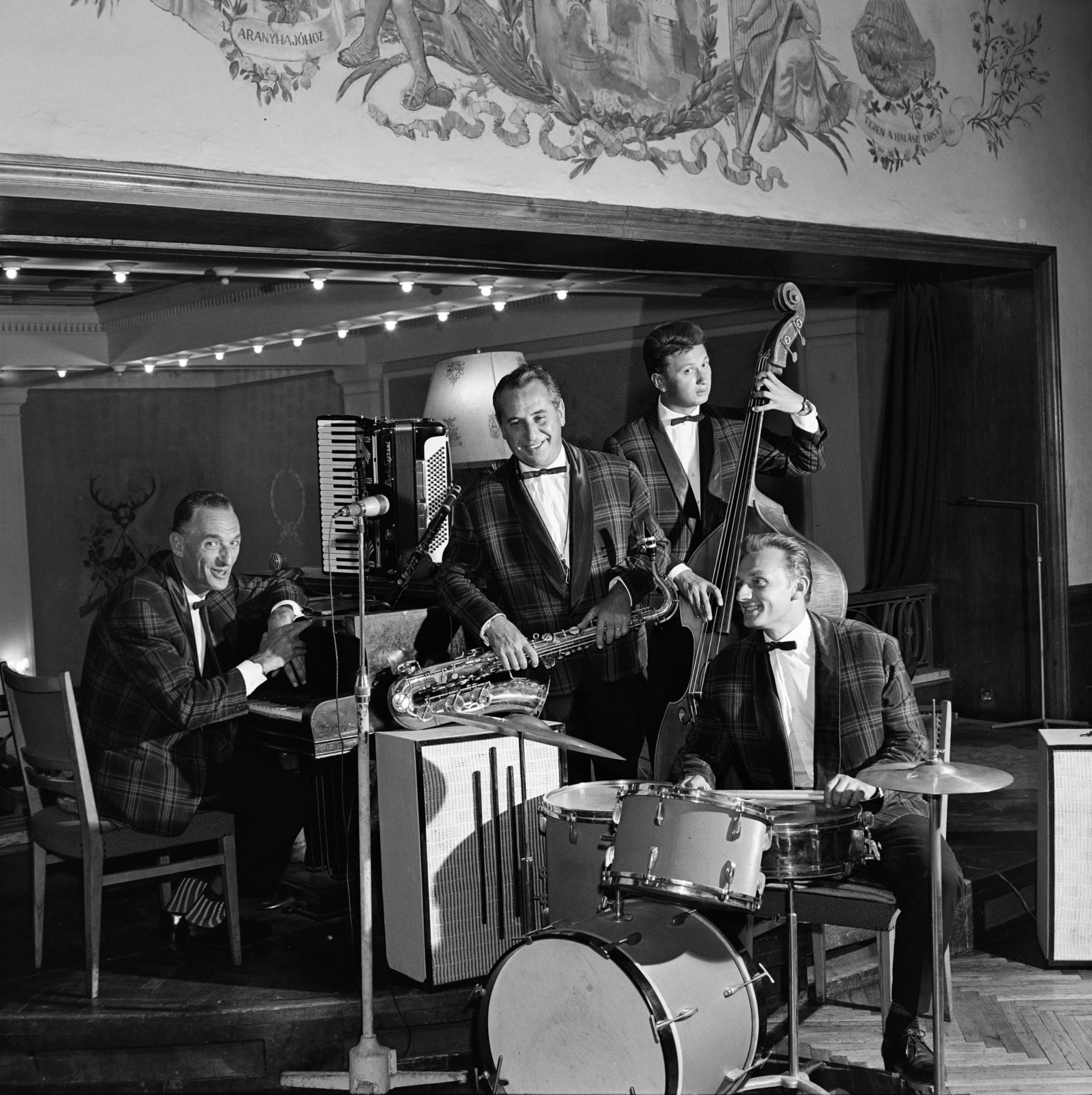 Hungary, Keiser Mihály és táncquartettje., 1960, Inkey Tibor, band, cymbal, drum, drummer, saxophone, accordion, microphone stand, Fortepan #184832
