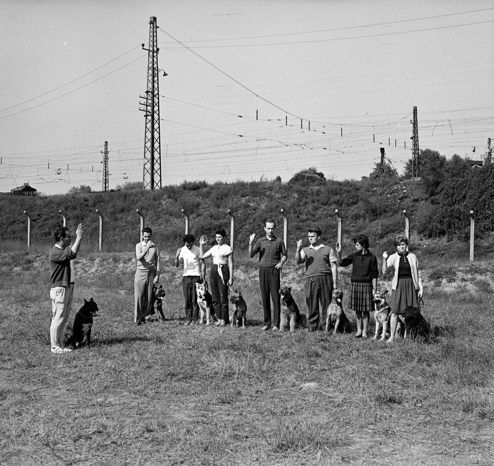 Magyarország, Budapest IX., Gyáli út - Ecseri út - Üllői út - vasút közötti terület, kutyaoktatás., 1962, Inkey Tibor, kutya, Budapest, Fortepan #184874