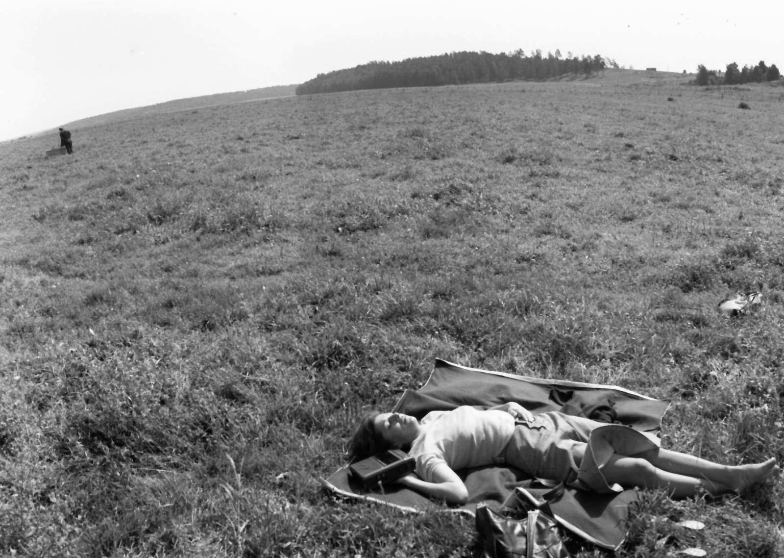 1975, Kende János, filmforgatás, Szovjetunió, pihenés, táskarádió, Fortepan #185204