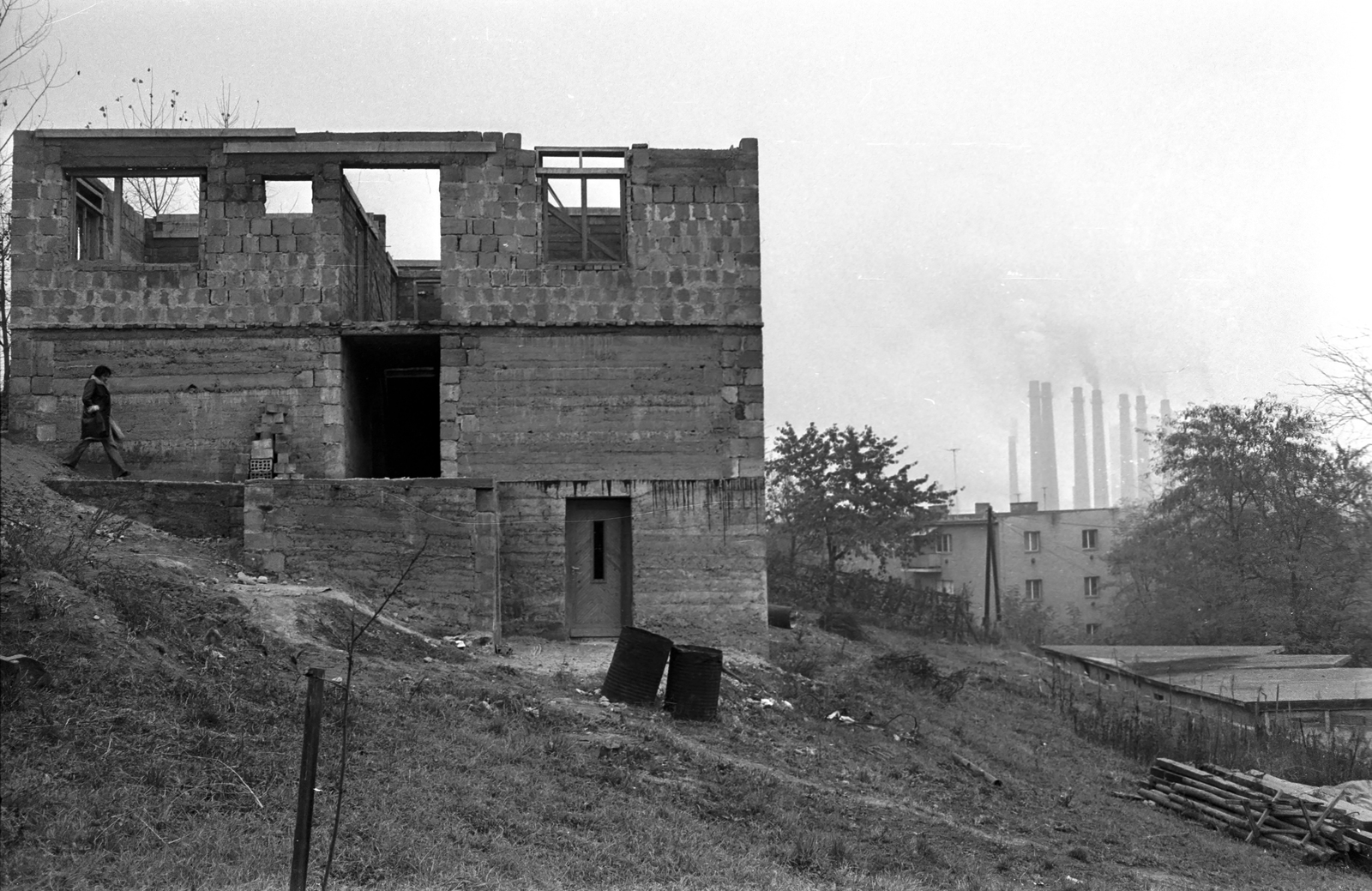 Magyarország, Ózd, Révay utca 4., a felvétel Mészáros Márta Kilenc hónap című filmjének forgatása idején készült., 1976, Kende János, Fortepan #185210