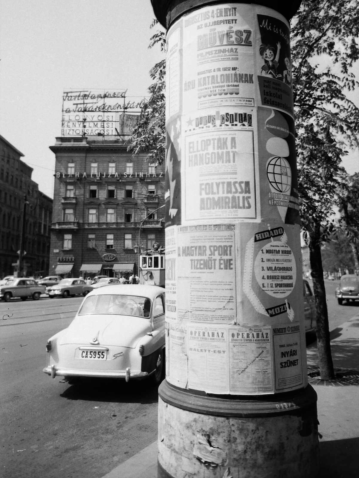Hungary, Budapest VII., Erzsébet (Lenin) körút, szemben a Kertész utca., 1960, Kotnyek Antal, ad, poster, Skoda-brand, neon sign, ad pillar, Budapest, theater, Fortepan #18522
